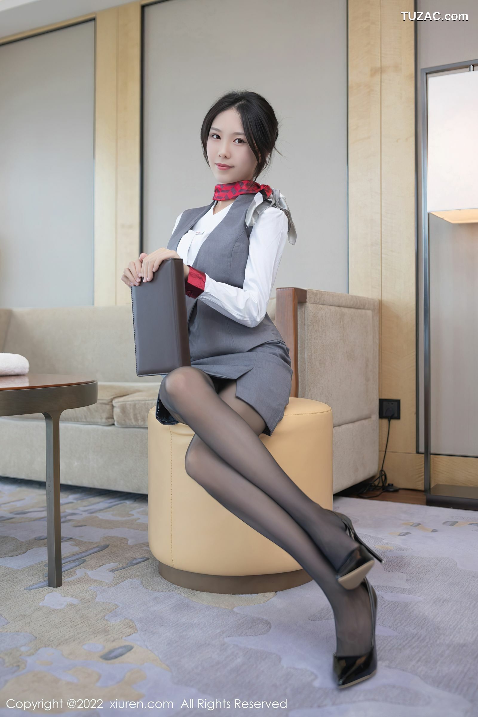XiuRen-No.5027-利世-空姐灰色制服白衬灰蕾丝黑丝