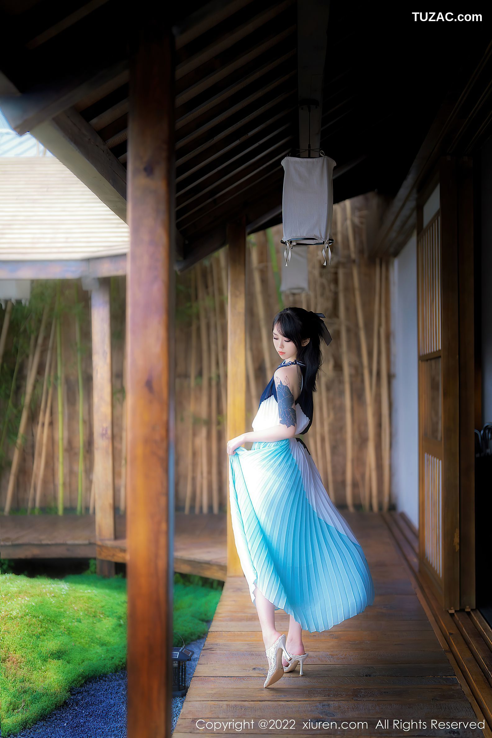 XiuRen-No.5327-奶瓶-连衣长裙蕾丝内衣