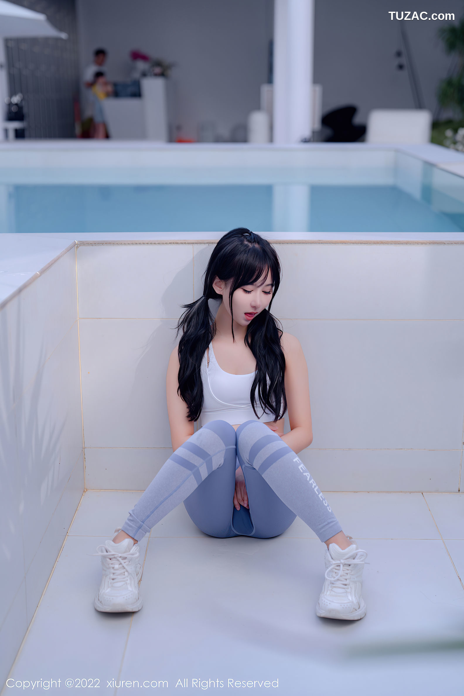 XiuRen-No.5463-小果冻儿-白运动背心灰蓝紧身运动裤
