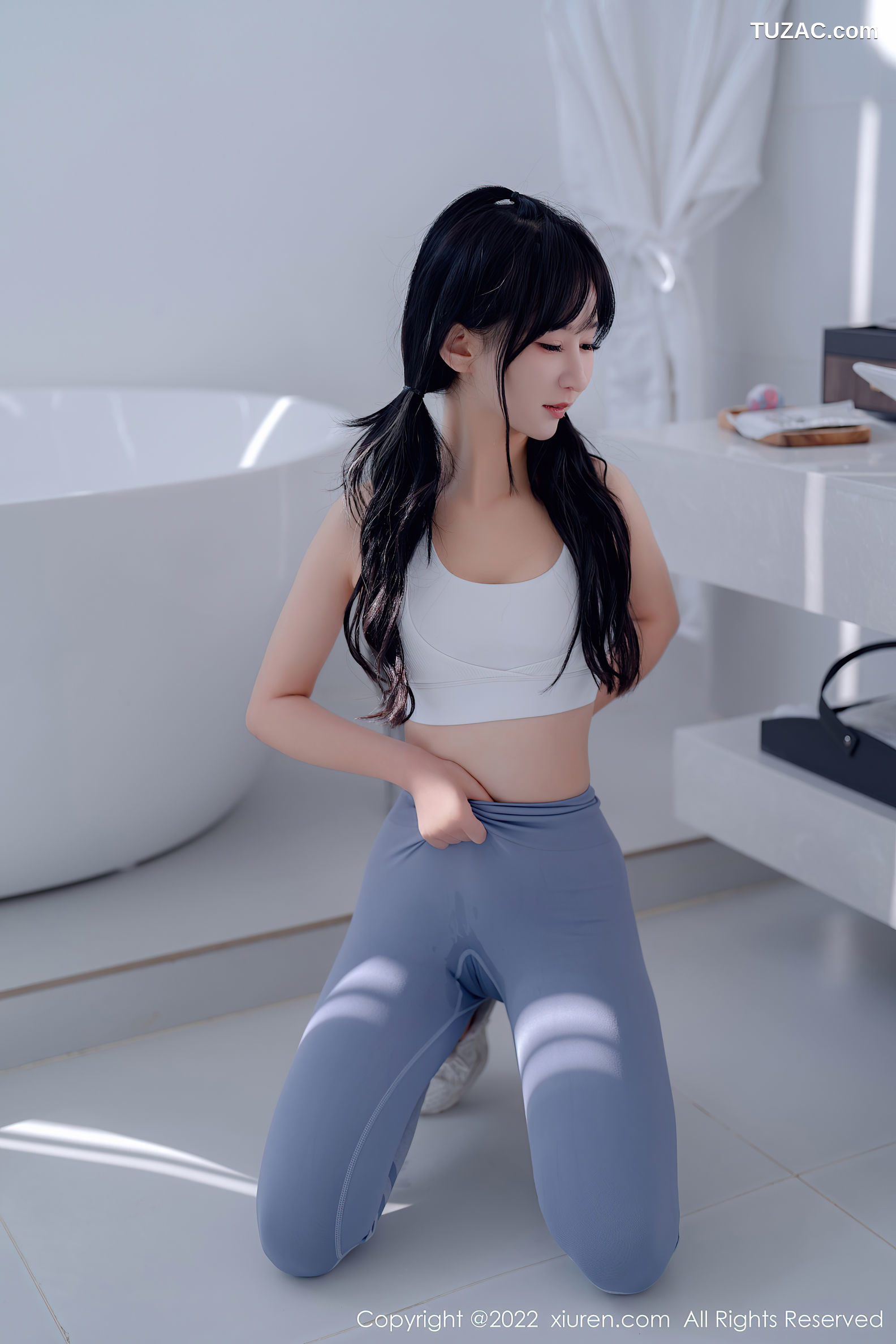 XiuRen-No.5463-小果冻儿-白运动背心灰蓝紧身运动裤