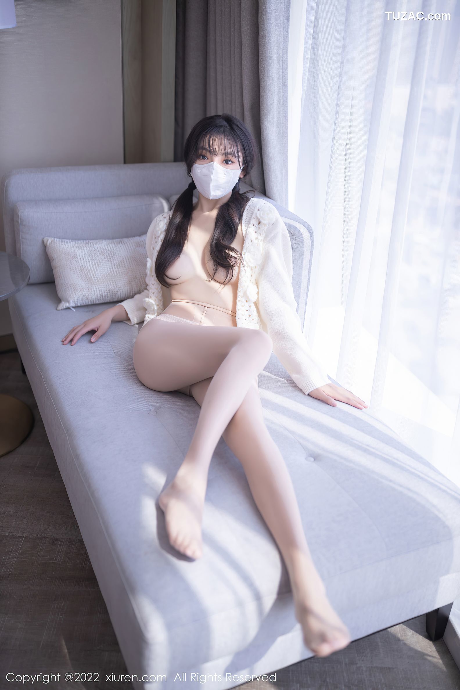 XiuRen-No.5771-陆萱萱-白衣爆乳口罩