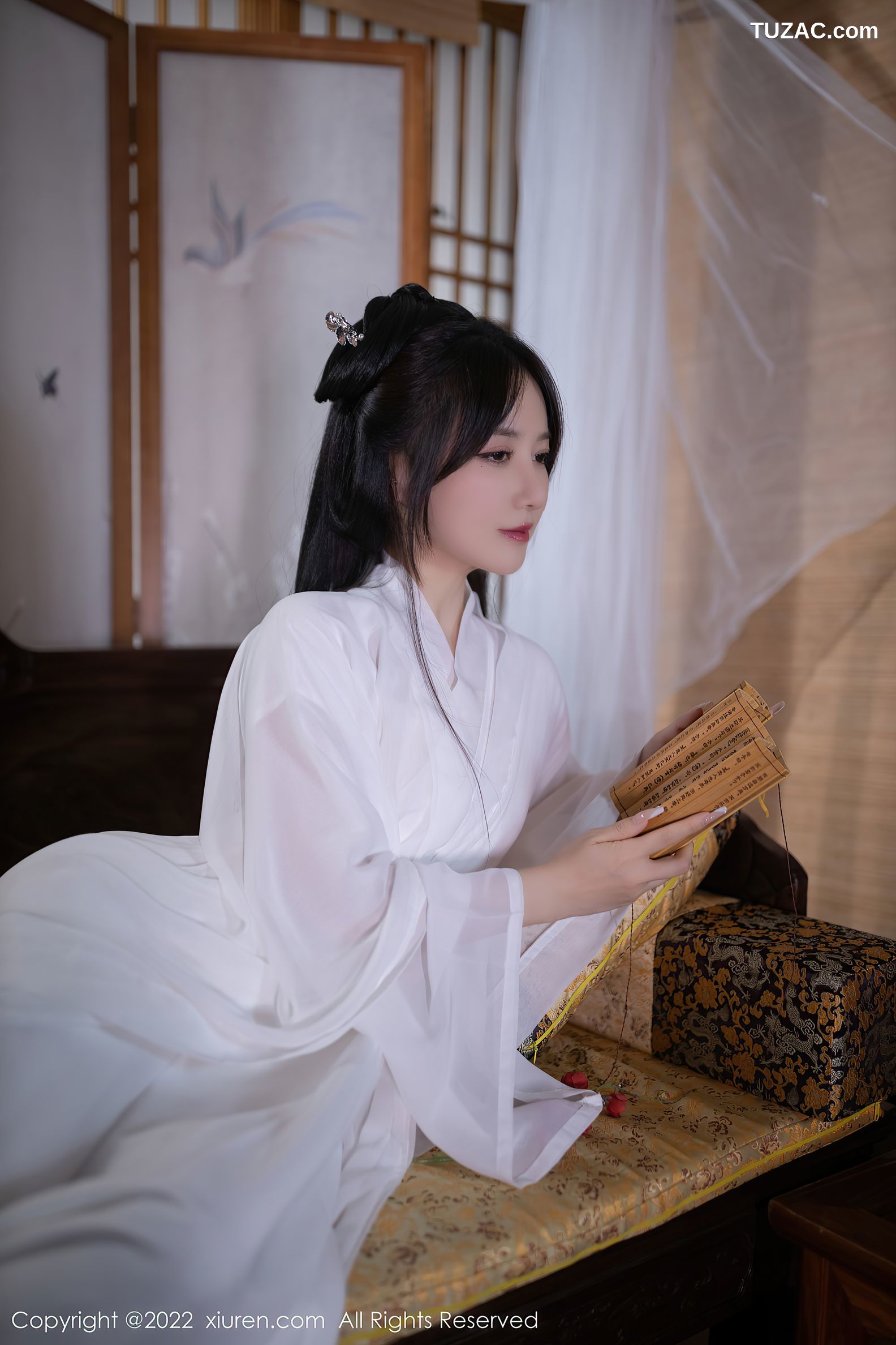 XiuRen-No.5811-鱼子酱-古风白衣红衣姐妹花
