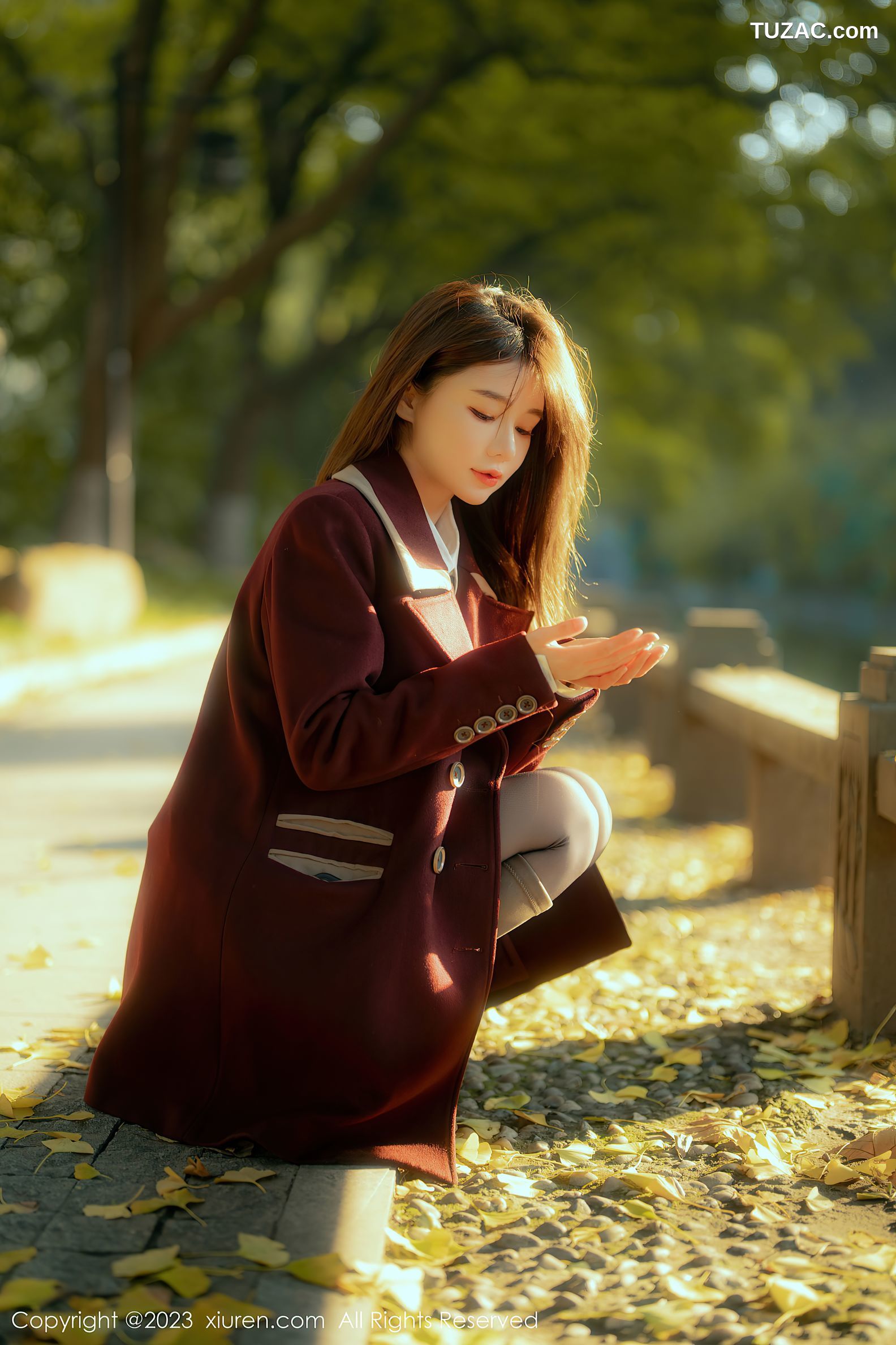 XiuRen秀人网-6137-婠婠么-白T黑色短裙黑丝