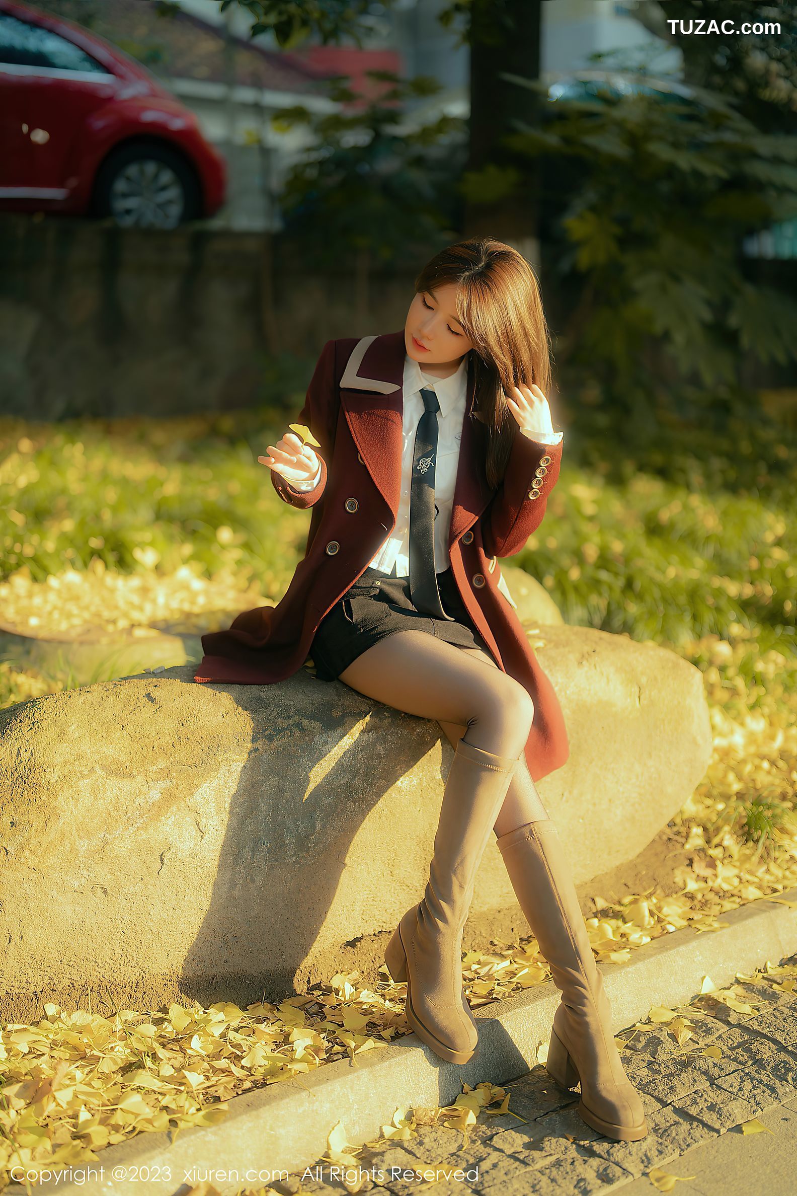 XiuRen秀人网-6137-婠婠么-白T黑色短裙黑丝