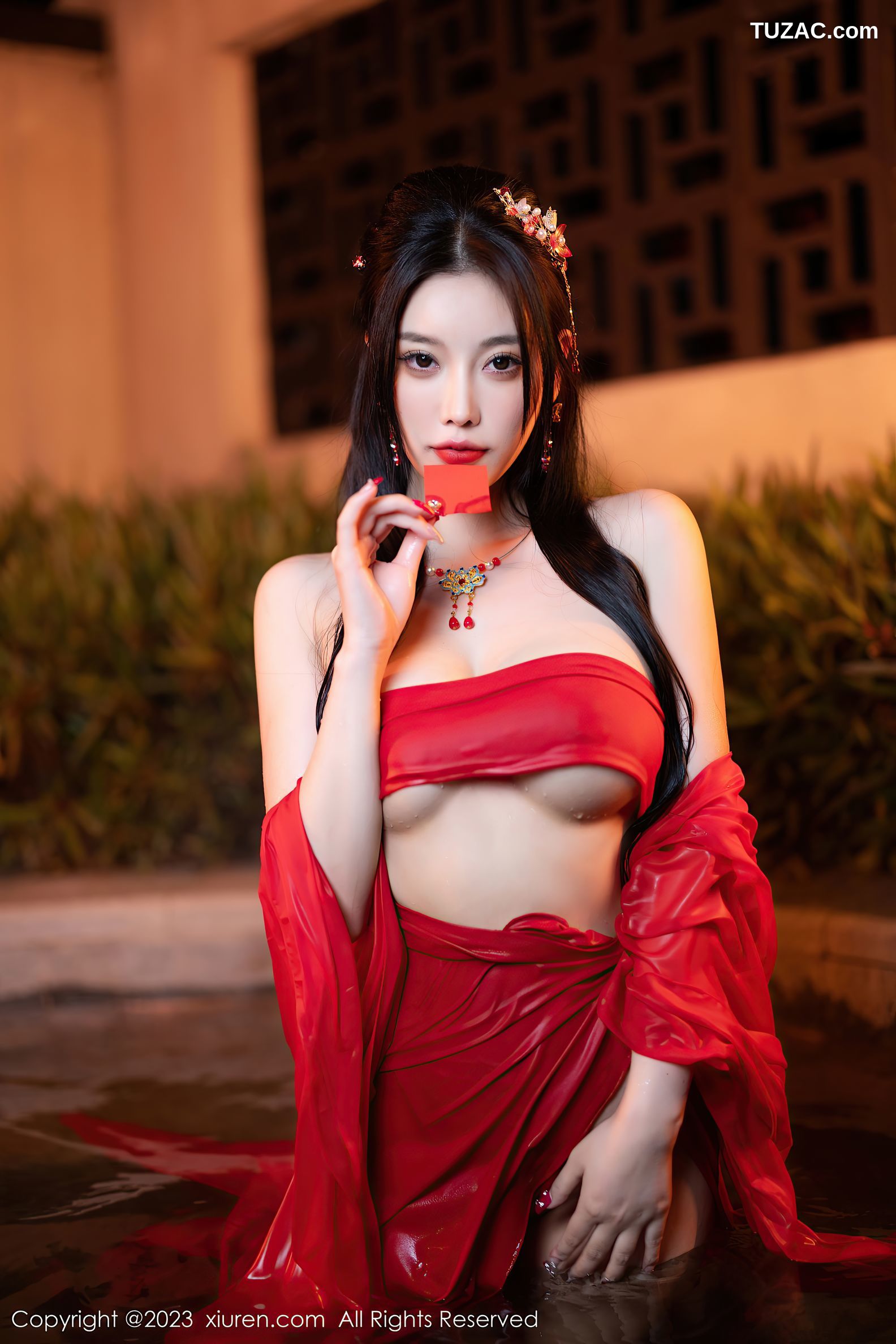 XiuRen秀人网-6149-杨晨晨-温泉半透红色丝绸