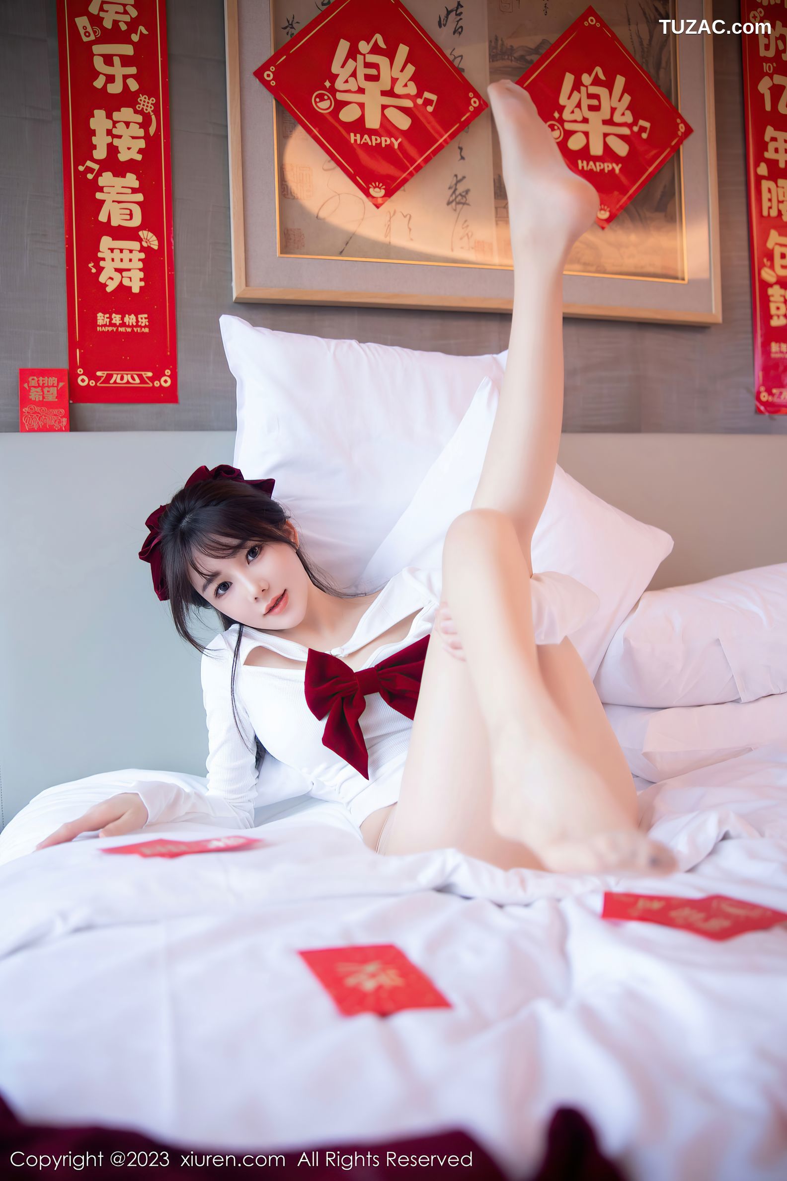 XiuRen秀人网-6168-婠婠么-新春主题床上低胸服饰