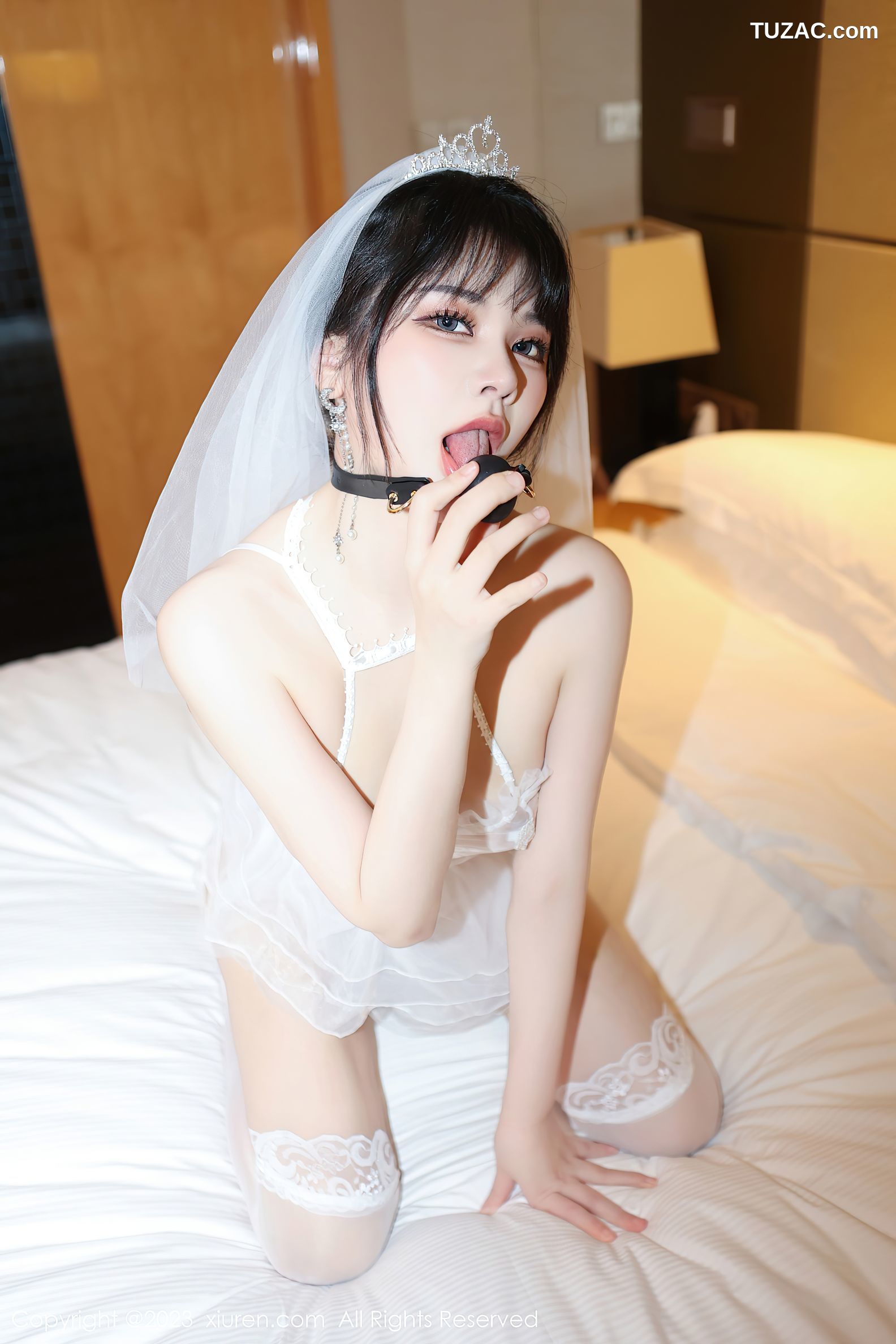 XiuRen秀人网-6365-桃桃子-白色蕾丝婚纱白丝袜透视-2023.03.06