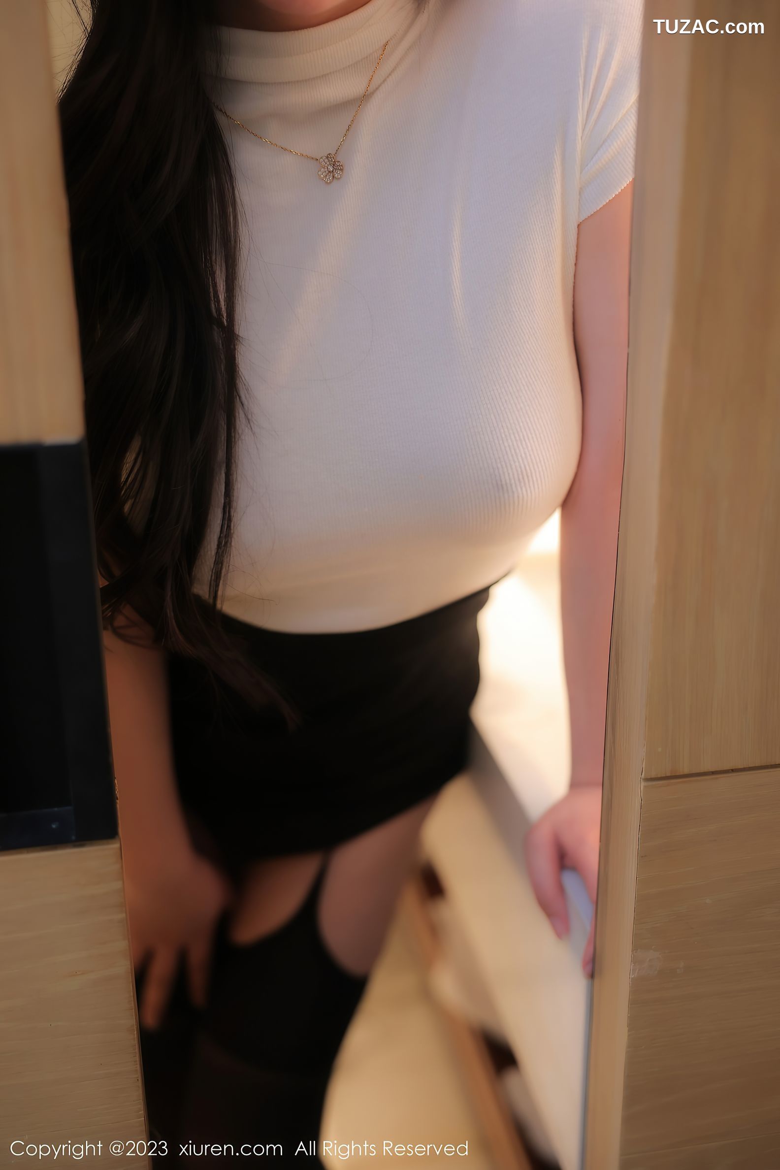 XiuRen秀人网-6394-林珊珊-白色轻透上衣黑短裙魅惑黑丝-2023.03.10