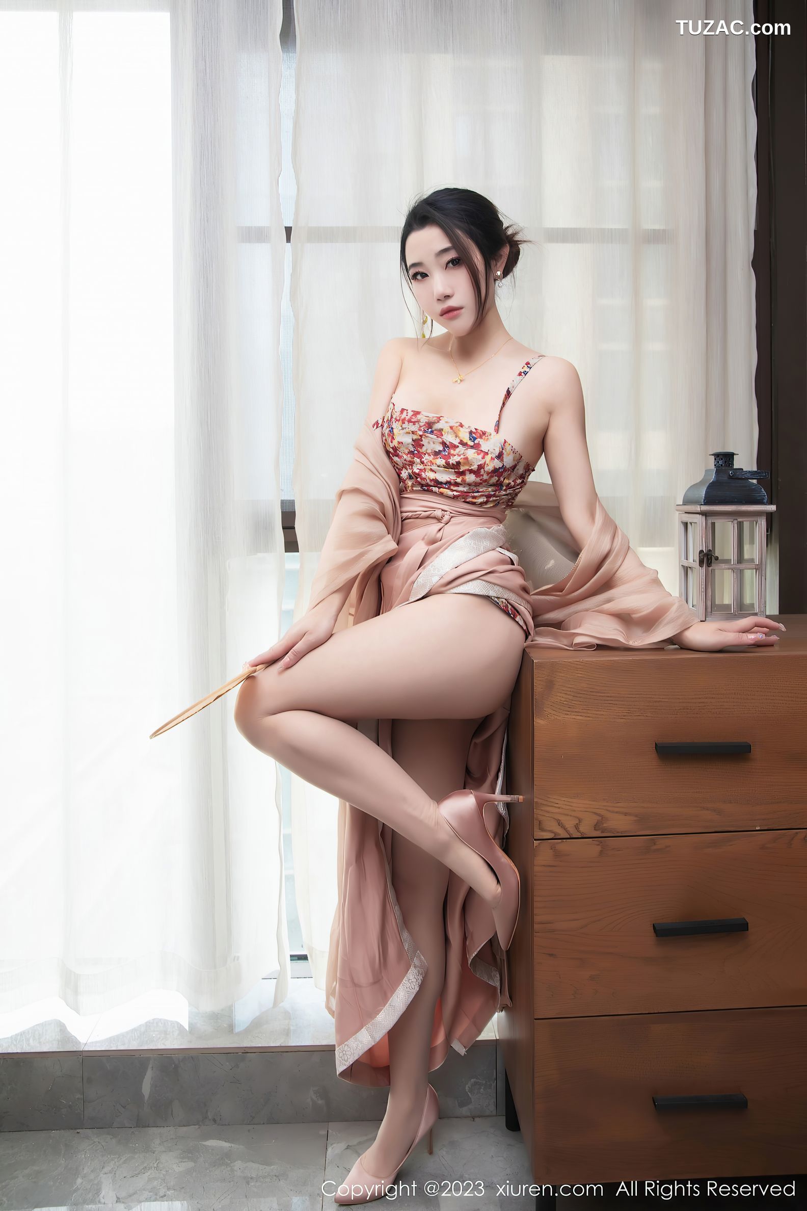 XiuRen秀人网-6457-严利娅Yuliya-性感浅暖色古风汉服-2023.03.23