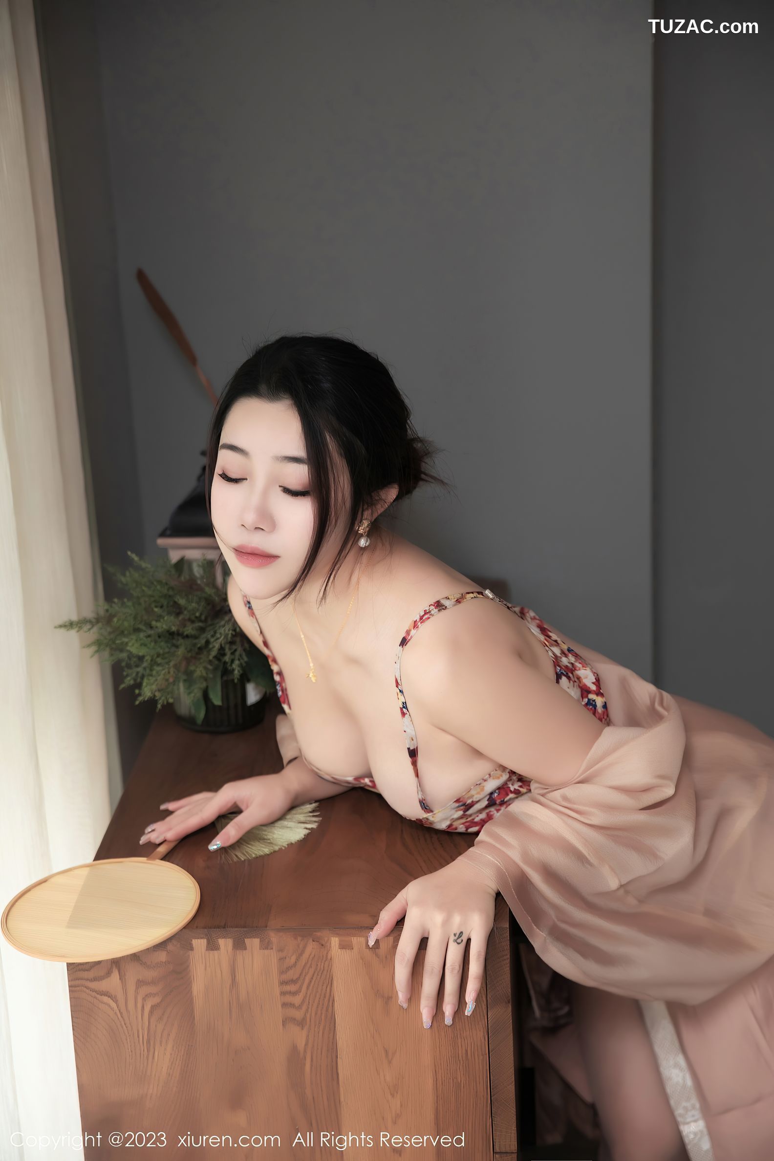 XiuRen秀人网-6457-严利娅Yuliya-性感浅暖色古风汉服-2023.03.23