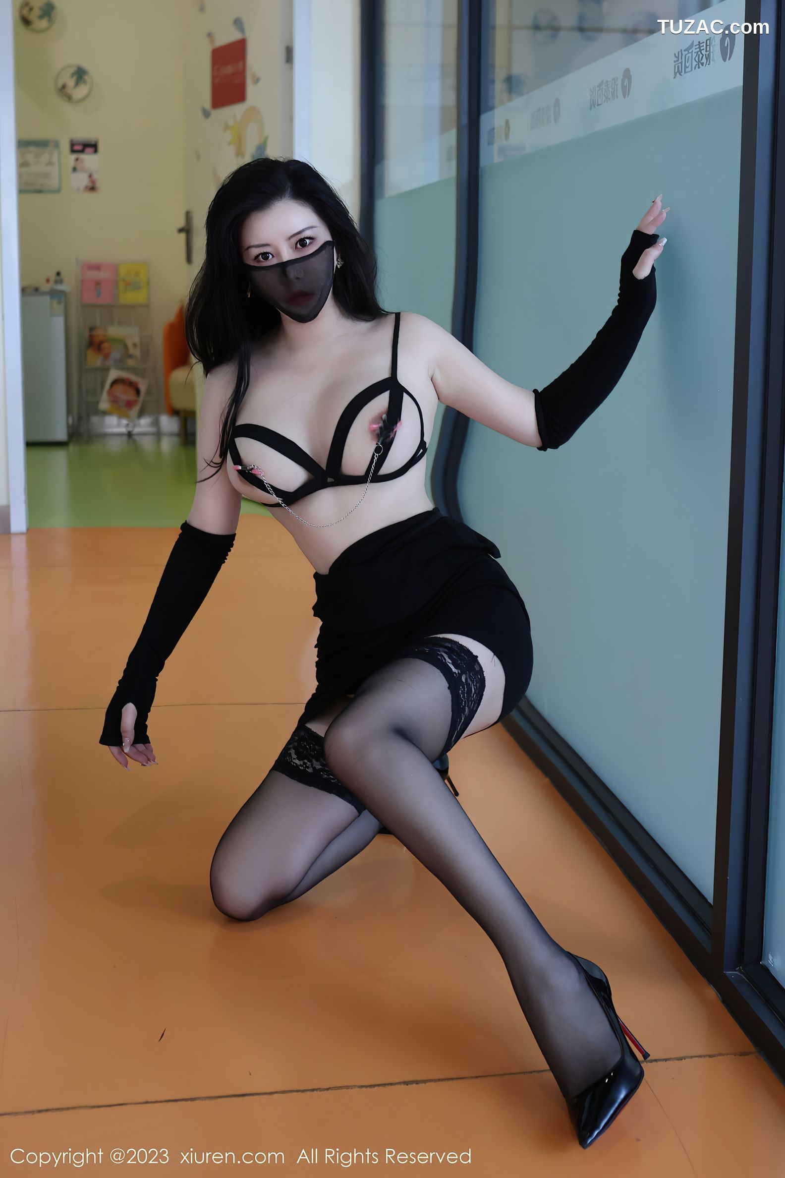XiuRen秀人网-6515-王婉悠Queen-黑色情趣内衣蕾丝袜-2023.04.03