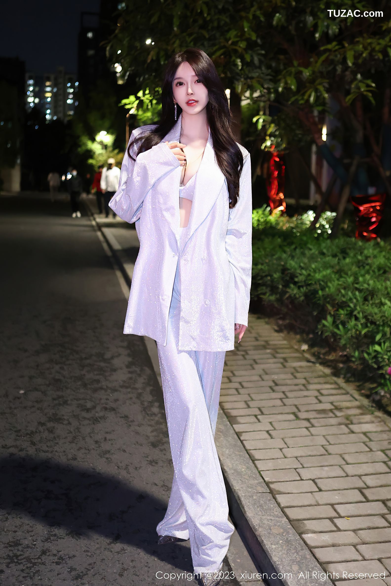 XiuRen秀人网-6605-玉兔miki-简约银灰外衣银灰内衣-2023.04.20