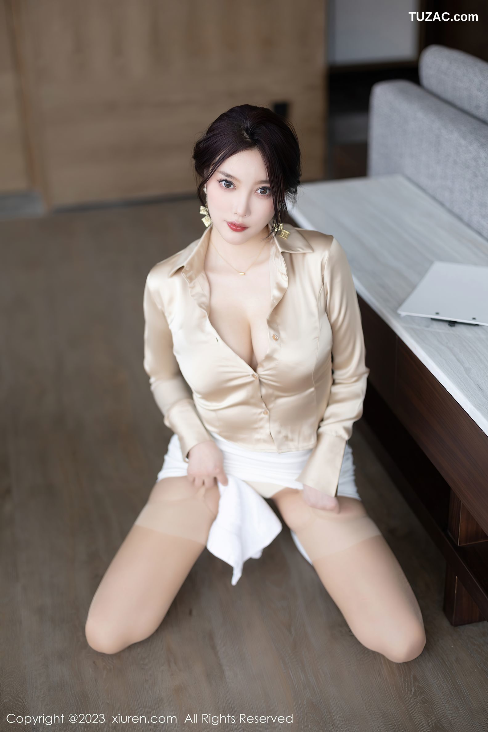 XiuRen秀人网-6620-杨晨晨Yome-职业装白色蕾丝情趣内衣-2023.04.23