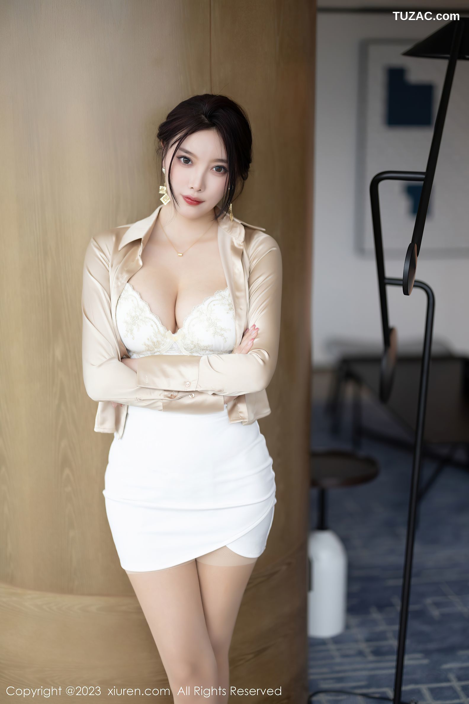 XiuRen秀人网-6620-杨晨晨Yome-职业装白色蕾丝情趣内衣-2023.04.23