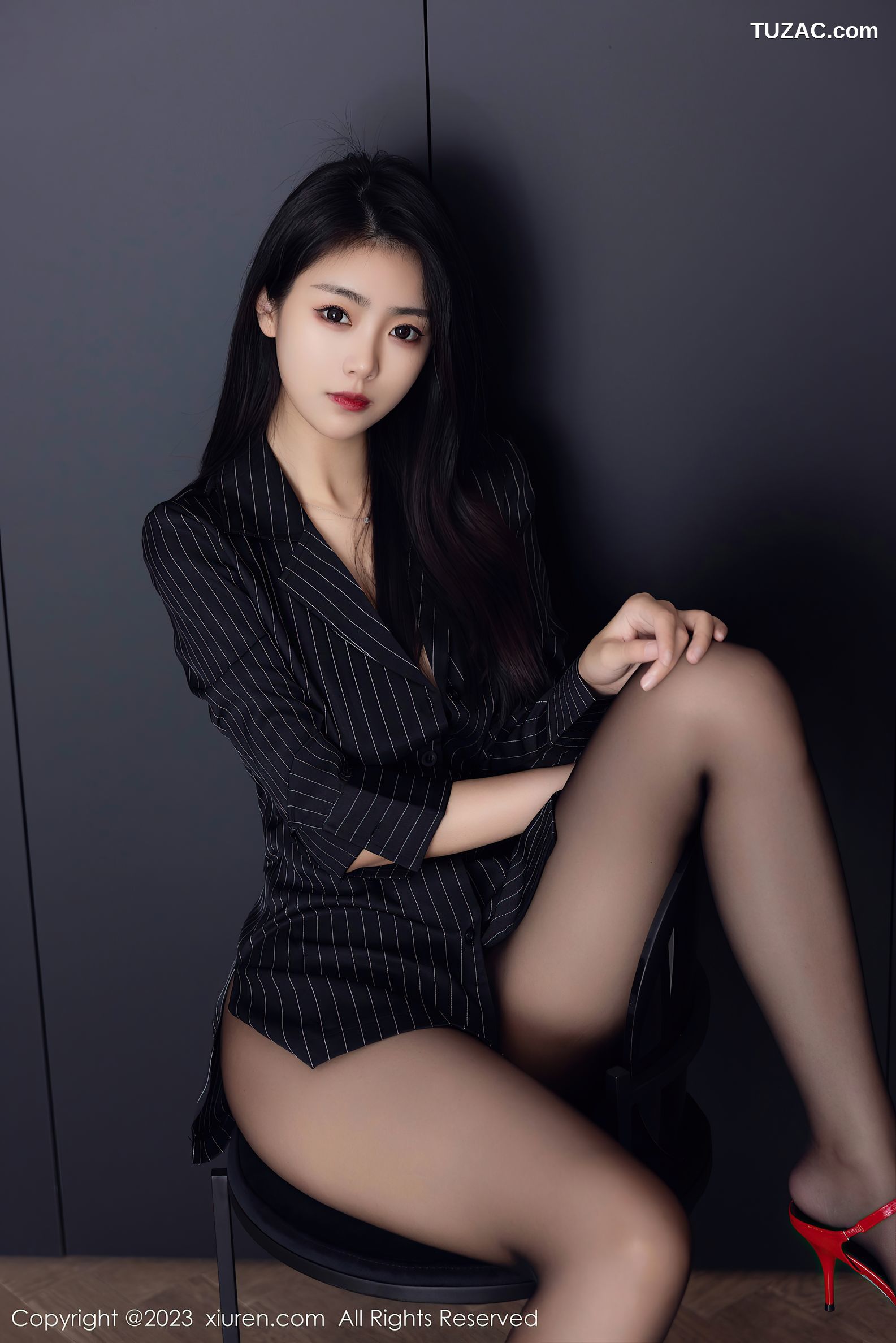XiuRen秀人网-6677-可乐Vicky-黑色条纹上衣超薄黑丝-2023.05.05