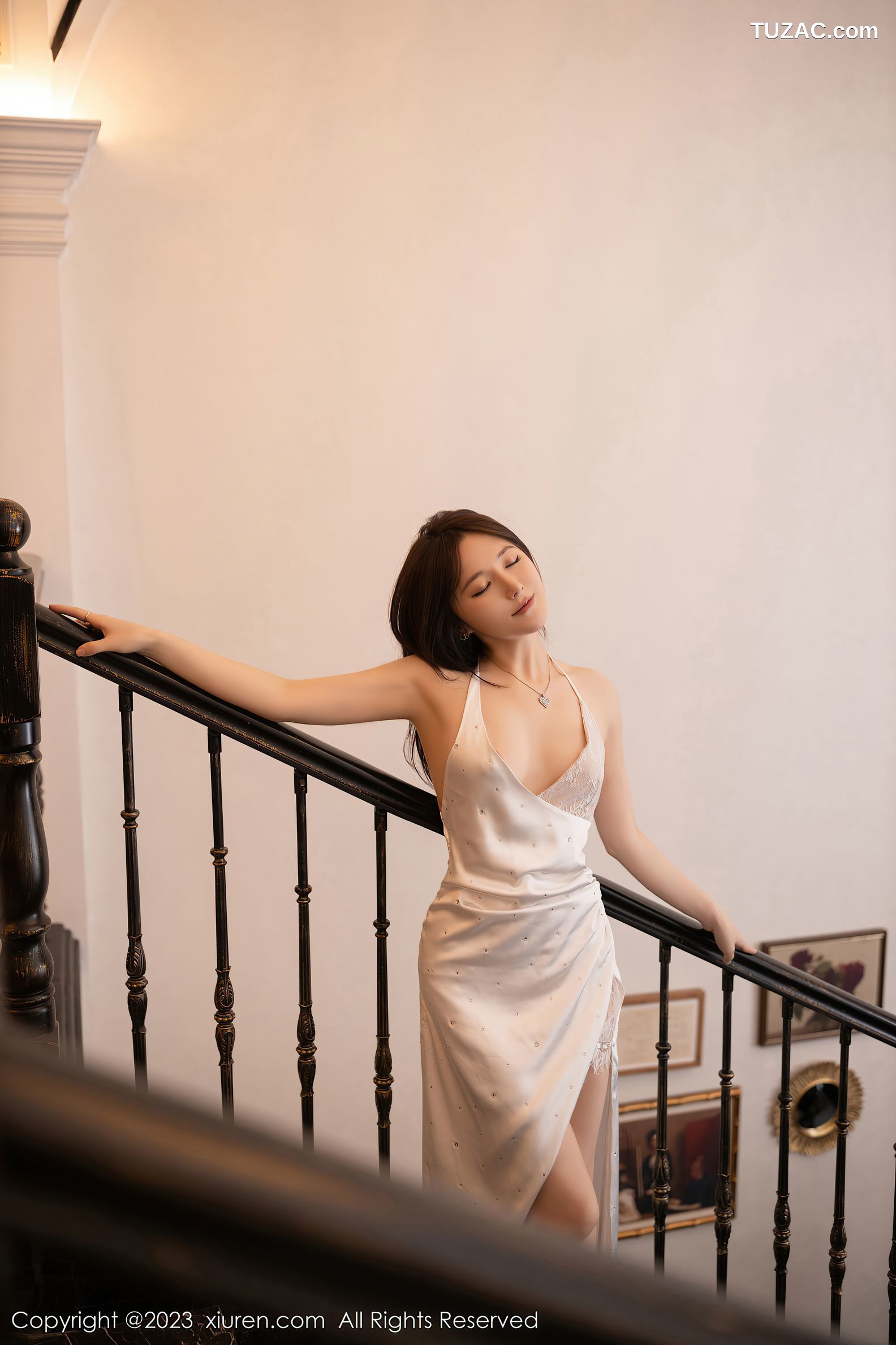 XiuRen秀人网-6732-鱼子酱Fish-白色连衣裙原色丝袜-2023.05.12