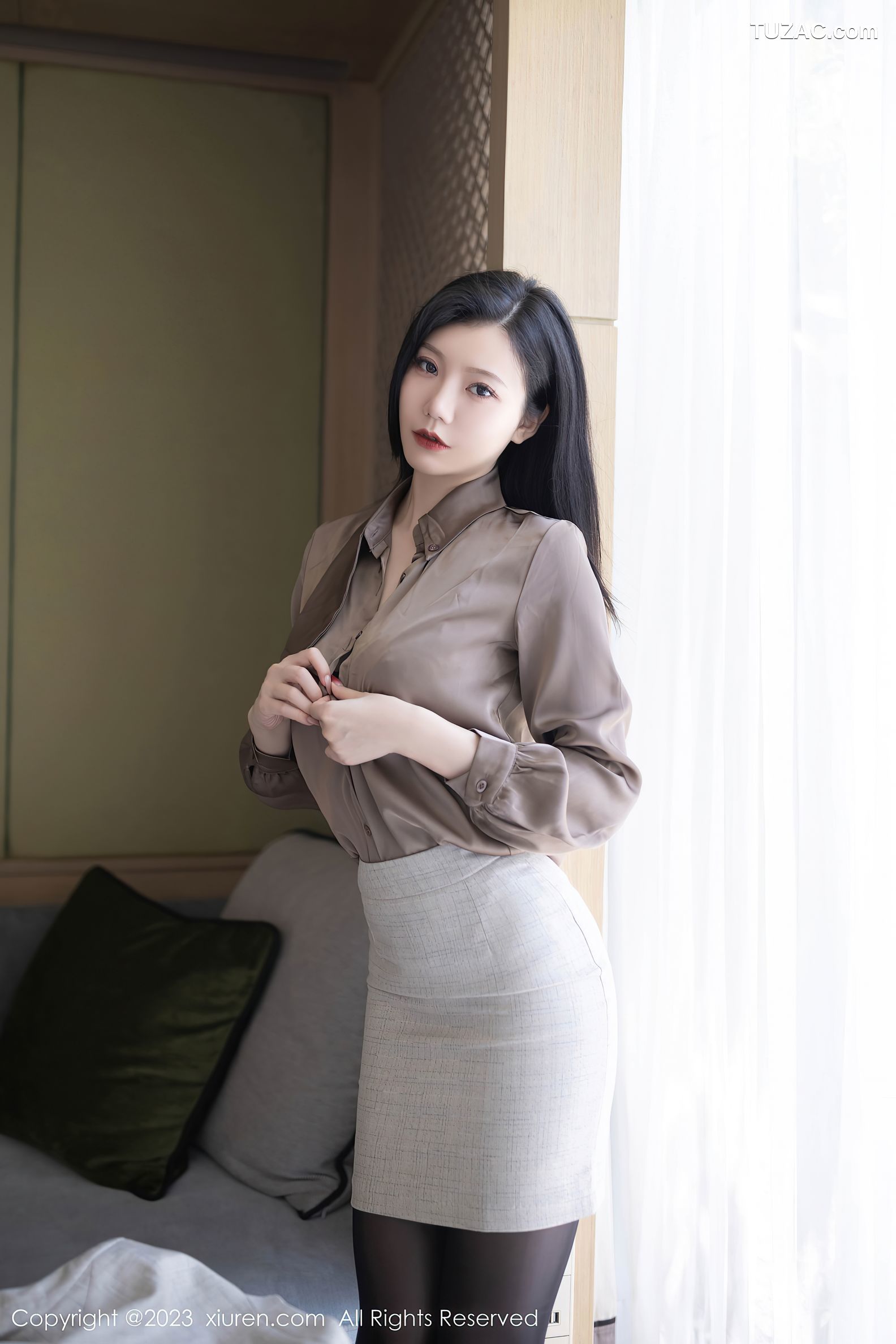 XiuRen秀人网-6951-安然Anran-灰色职业OL装红色蕾丝内衣-2023.06.20
