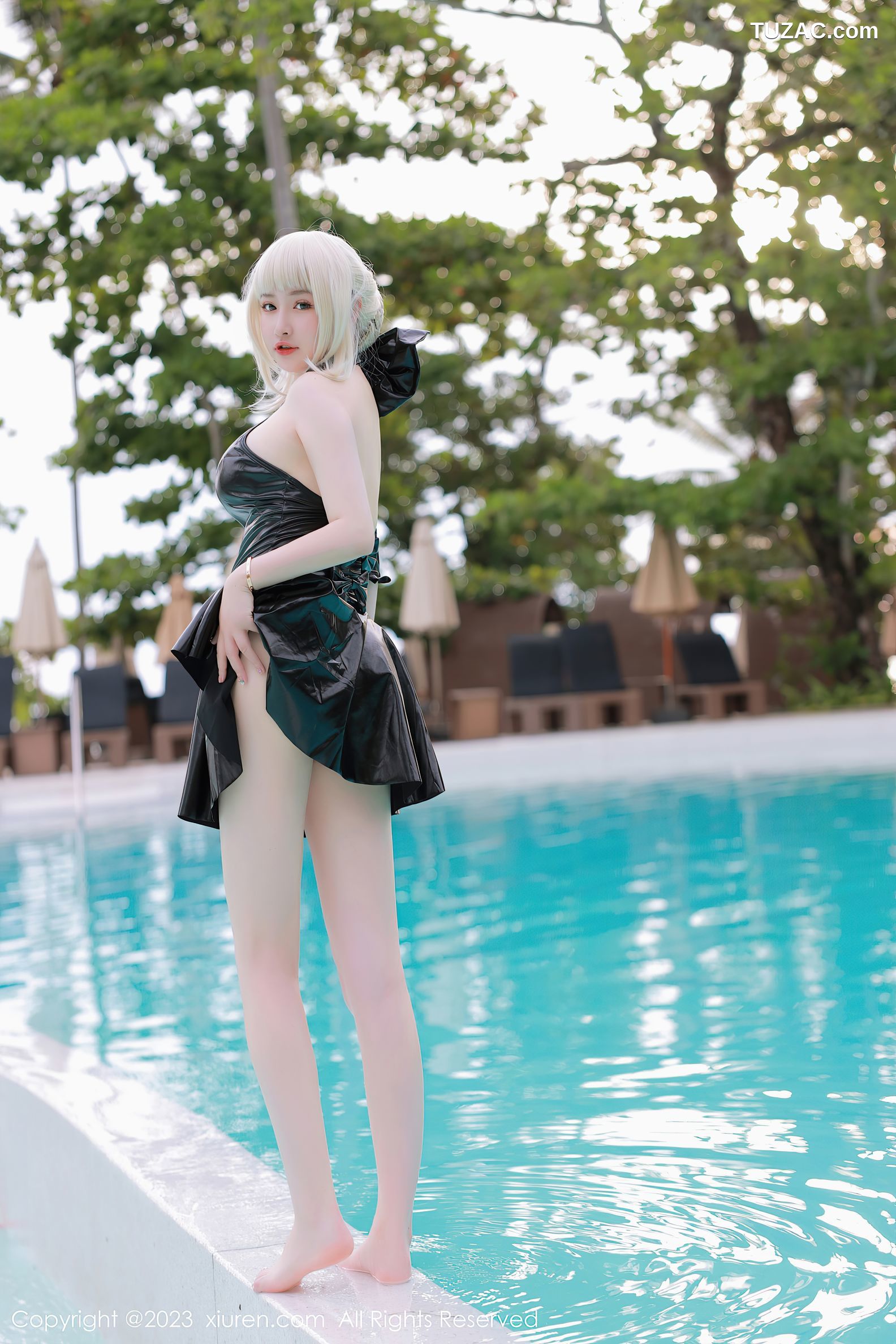 XiuRen秀人网-6984-养乐多DoDo-黑色Cosplay装扮-2023.06.28