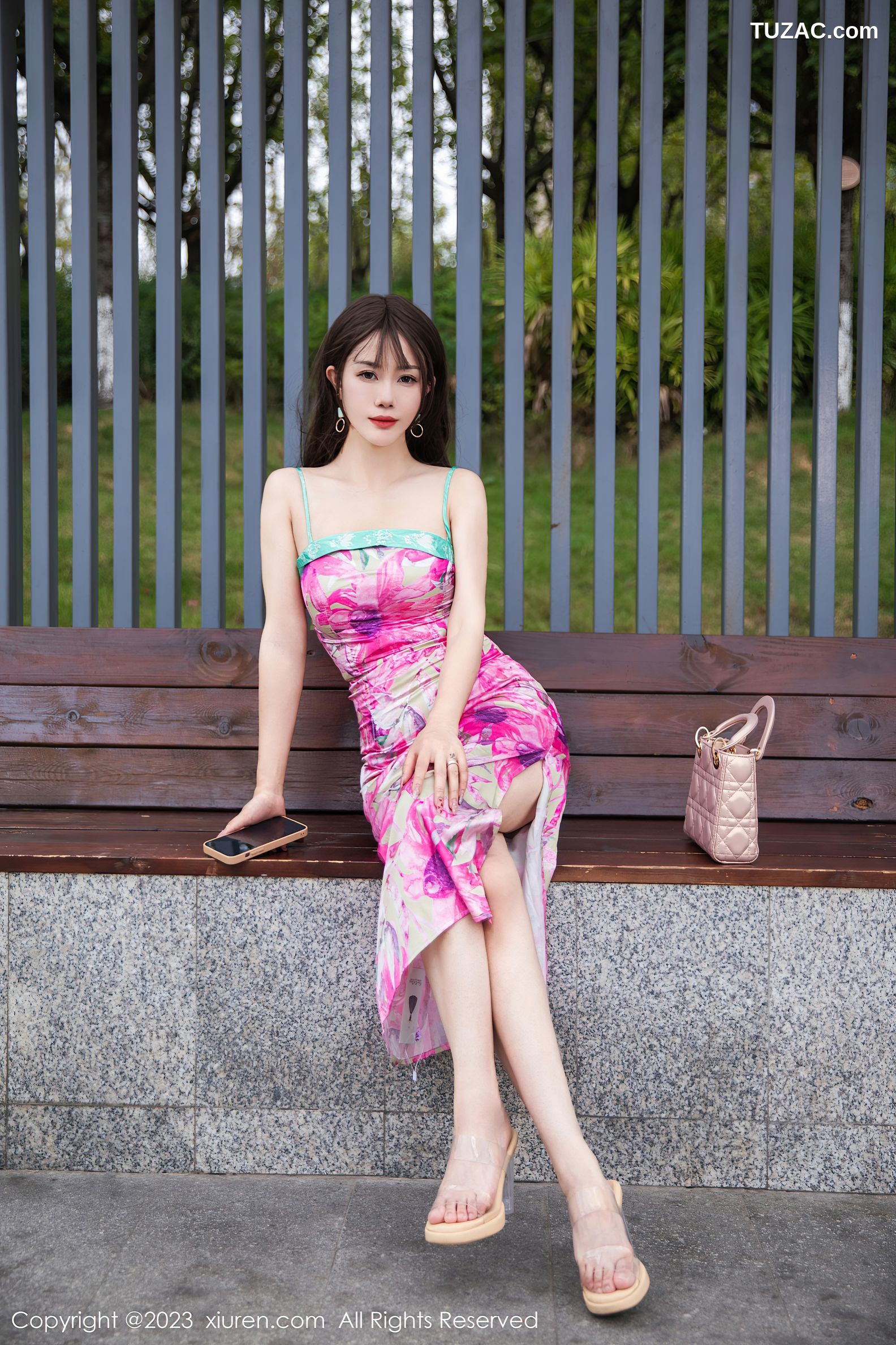 XiuRen秀人网-7065-严利娅Yuliya-性感网红情人裙-2023.07.12