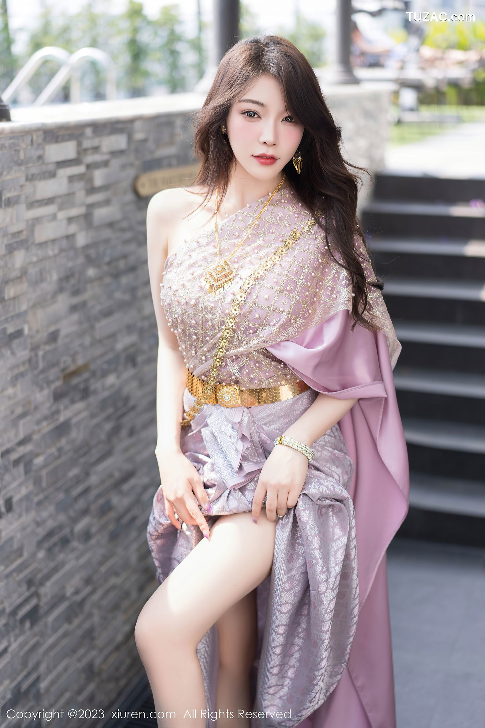 XiuRen秀人网-7164-徐莉芝Booty-淡紫色长裙金色珠链内裤-2023.07.31