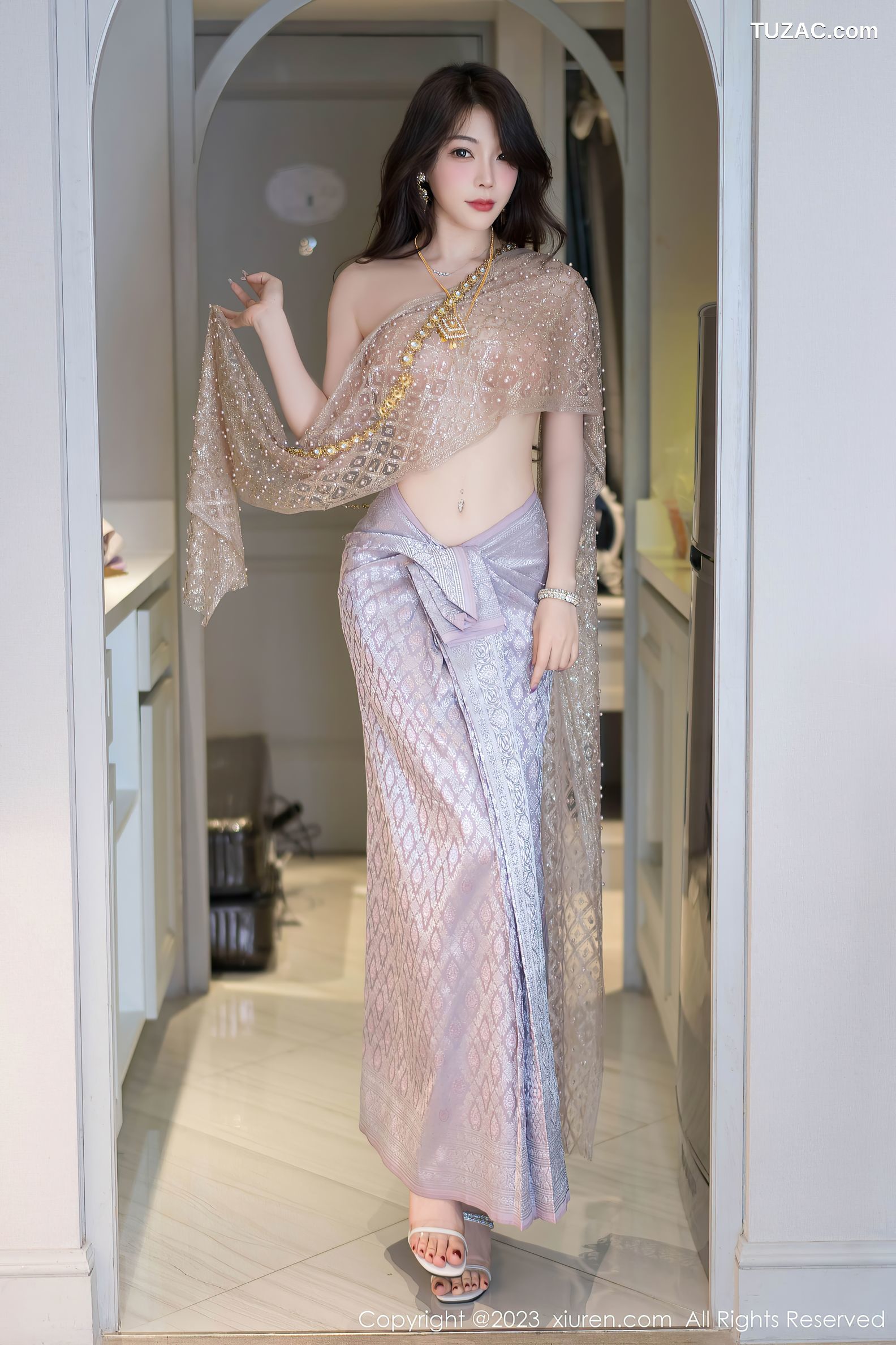 XiuRen秀人网-7164-徐莉芝Booty-淡紫色长裙金色珠链内裤-2023.07.31