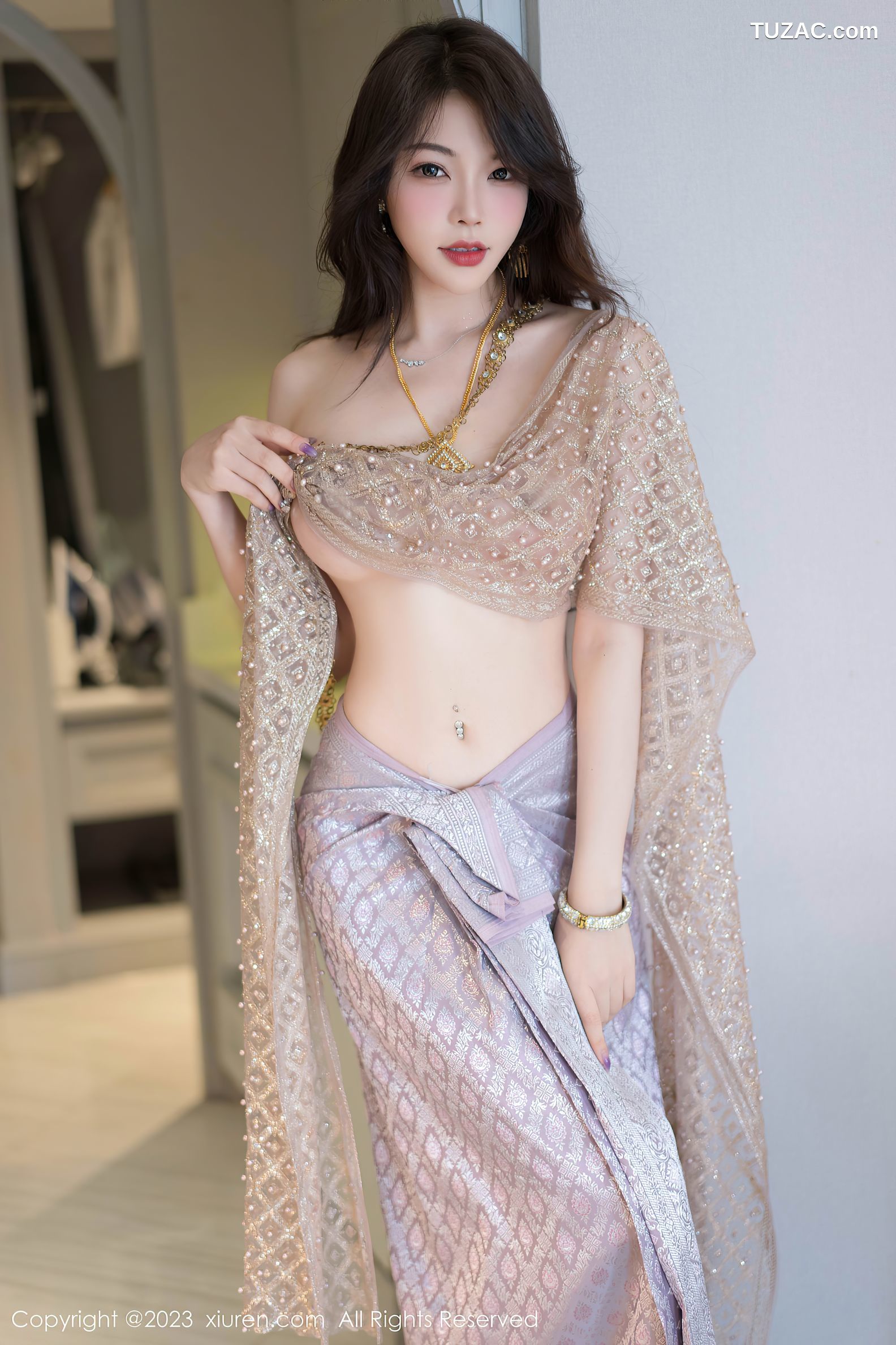 XiuRen秀人网-7164-徐莉芝Booty-淡紫色长裙金色珠链内裤-2023.07.31