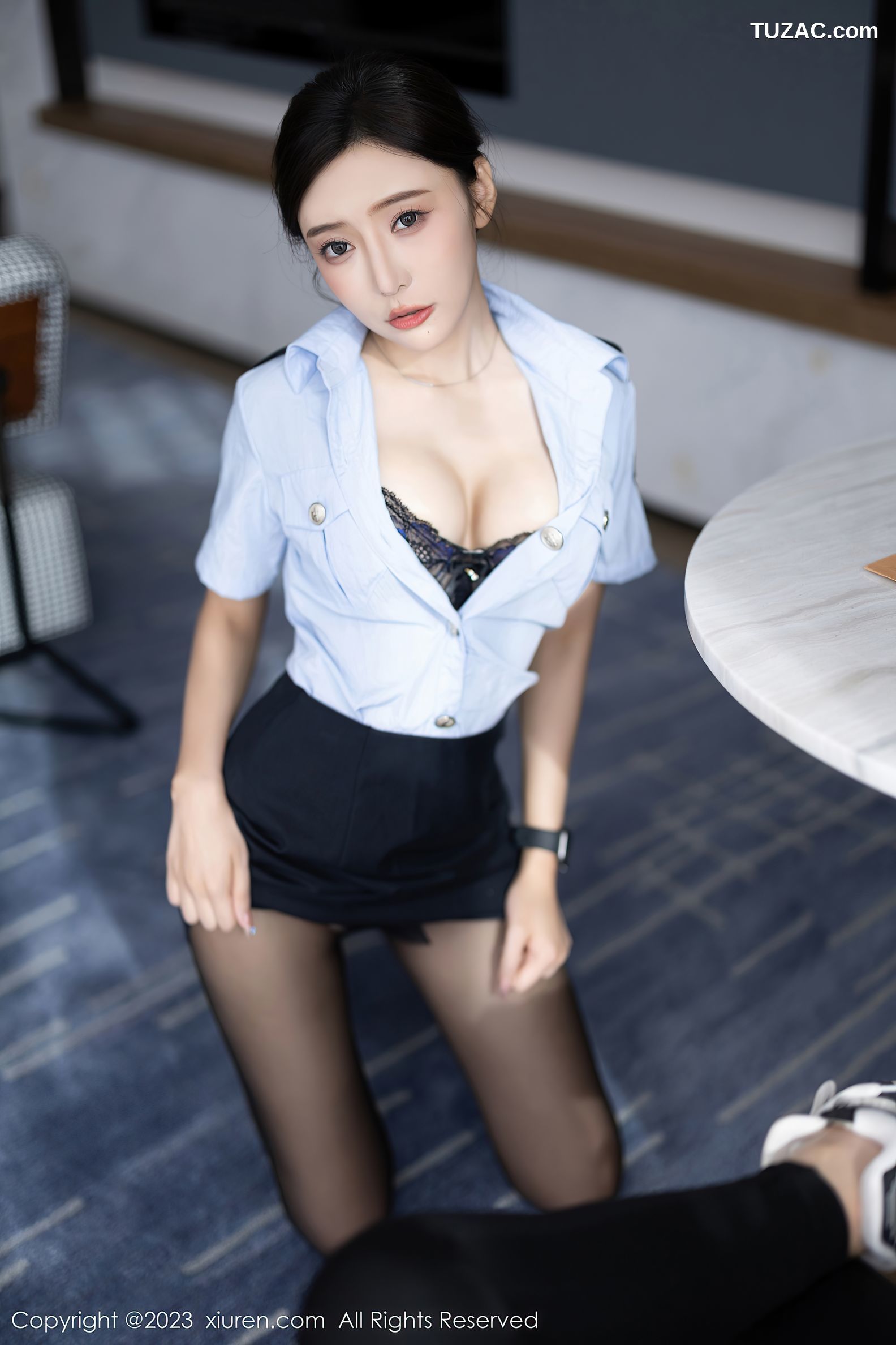 XiuRen秀人网-7340-王馨瑶yanni-《严刑逼供》衬衫短裙女警黑内衣黑丝-2023.09.05