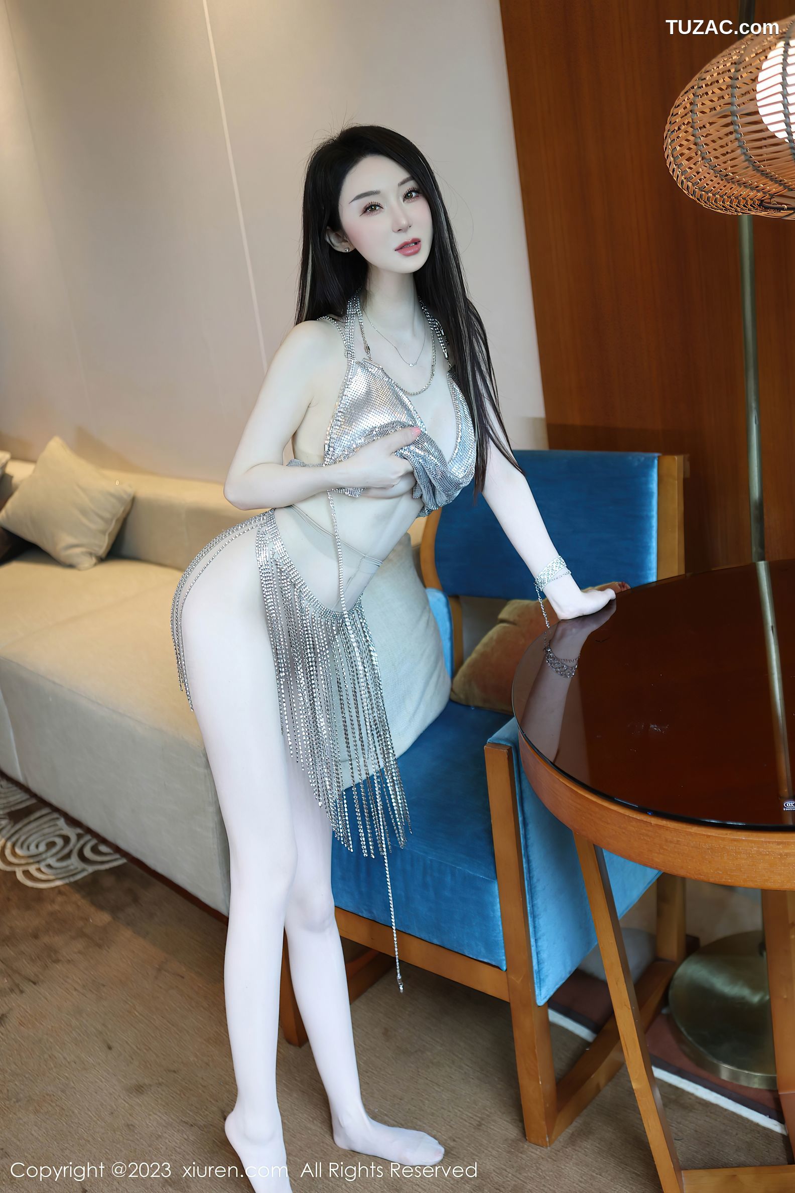 XiuRen秀人网-7483-田兮白-银白色吊带裙-2023.10.10