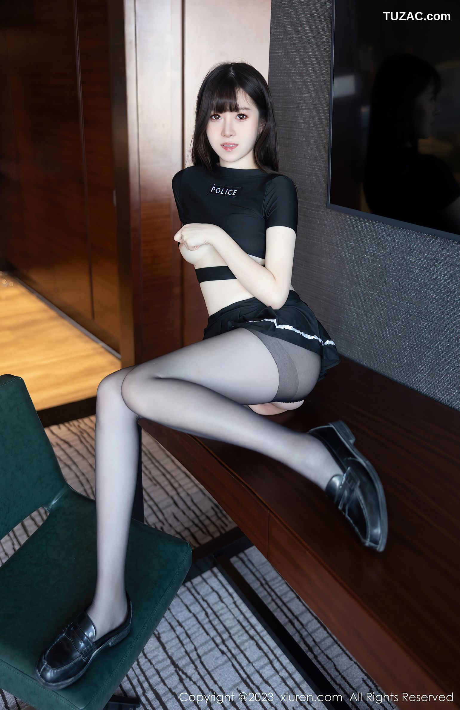 XiuRen秀人网-7637-林悠悠-情趣黑T短裙警服黑丝-2023.11.09