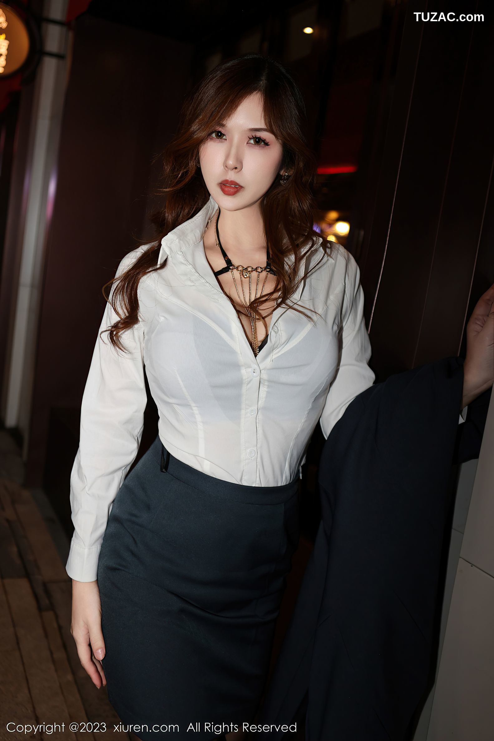 XiuRen秀人网-7801-月野兔美妞-深色OL职业裙装黑丝-2023.12.13