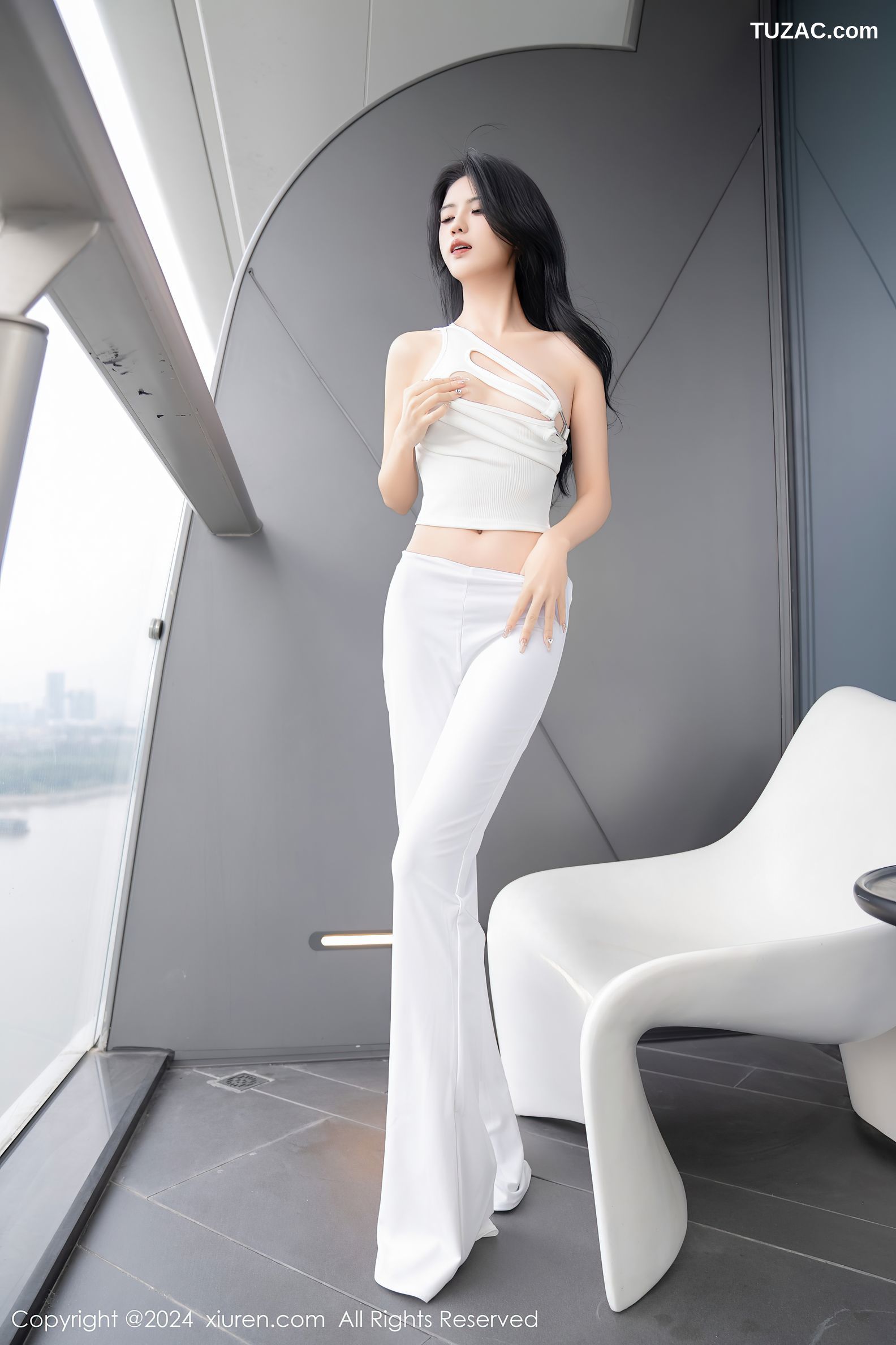 XiuRen秀人网-7937-浅浅Danny-简约白色长裤-2024.01.10