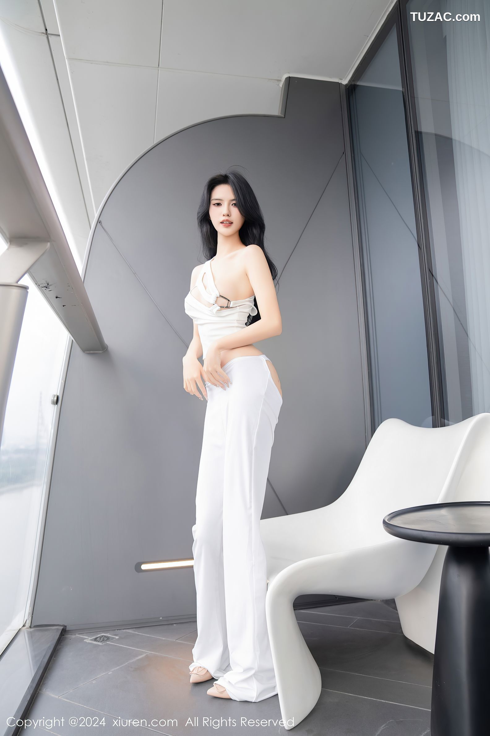XiuRen秀人网-7937-浅浅Danny-简约白色长裤-2024.01.10