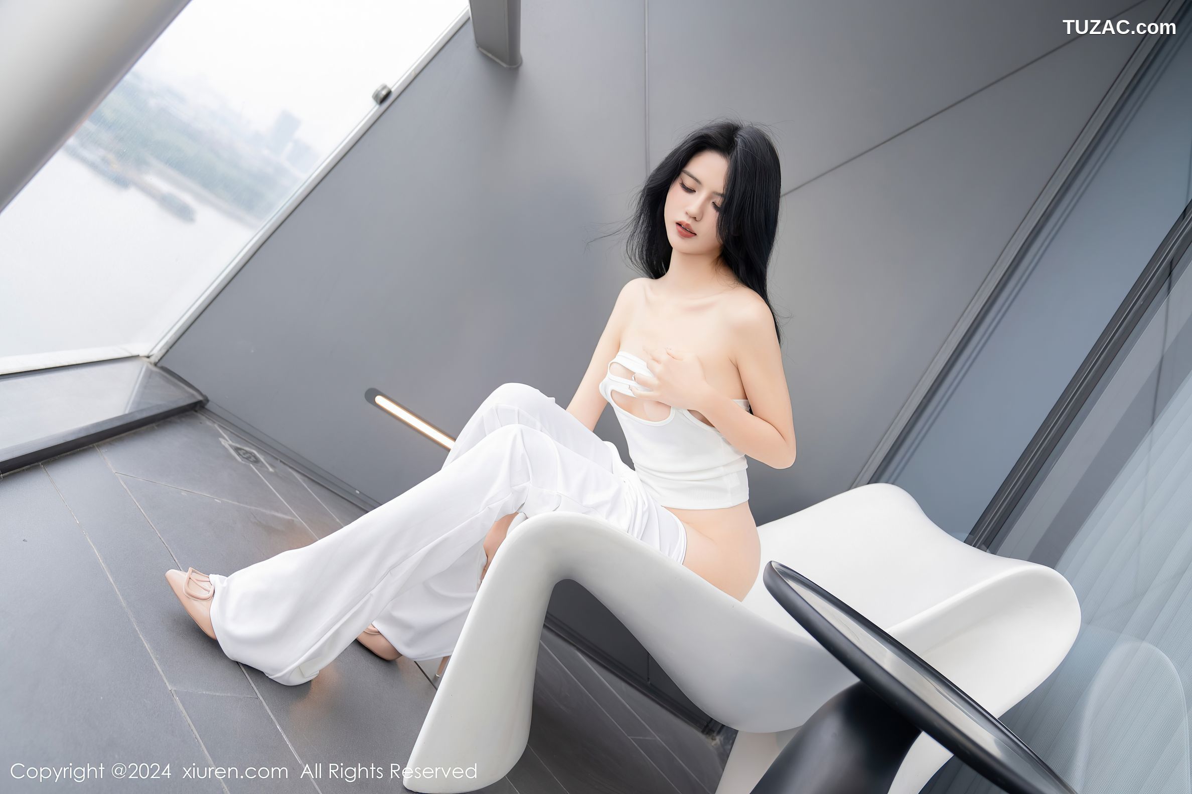 XiuRen秀人网-7937-浅浅Danny-简约白色长裤-2024.01.10
