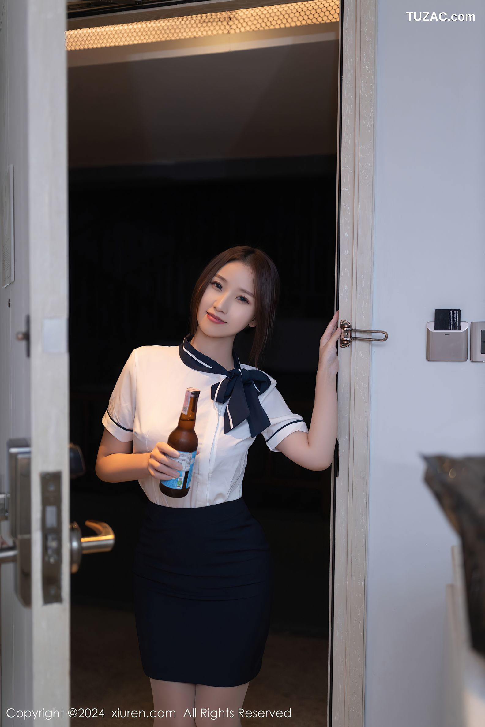XiuRen秀人网-7938-杏子Yada-空姐制服白衫黑短裙淡紫内衣-2024.01.10