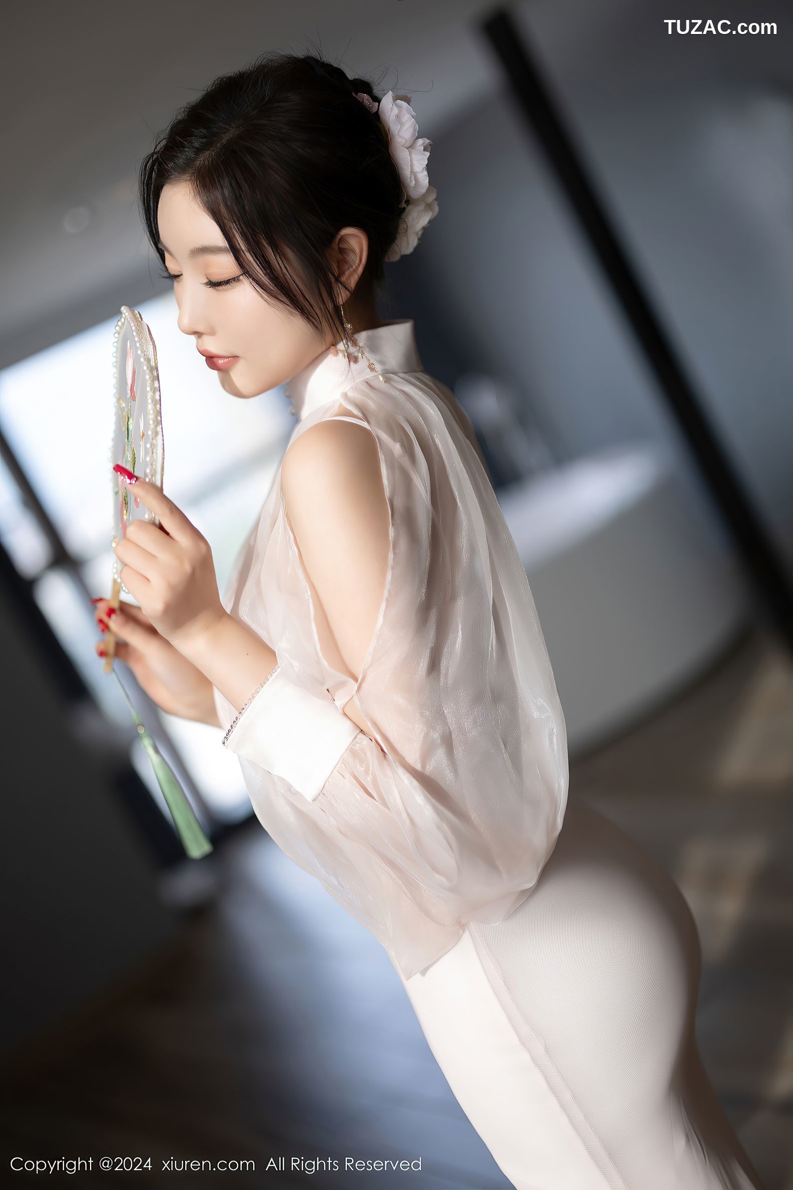 XiuRen秀人网-8294-杨晨晨Yome-白色裙装浅粉色情趣内衣-2024.03.26