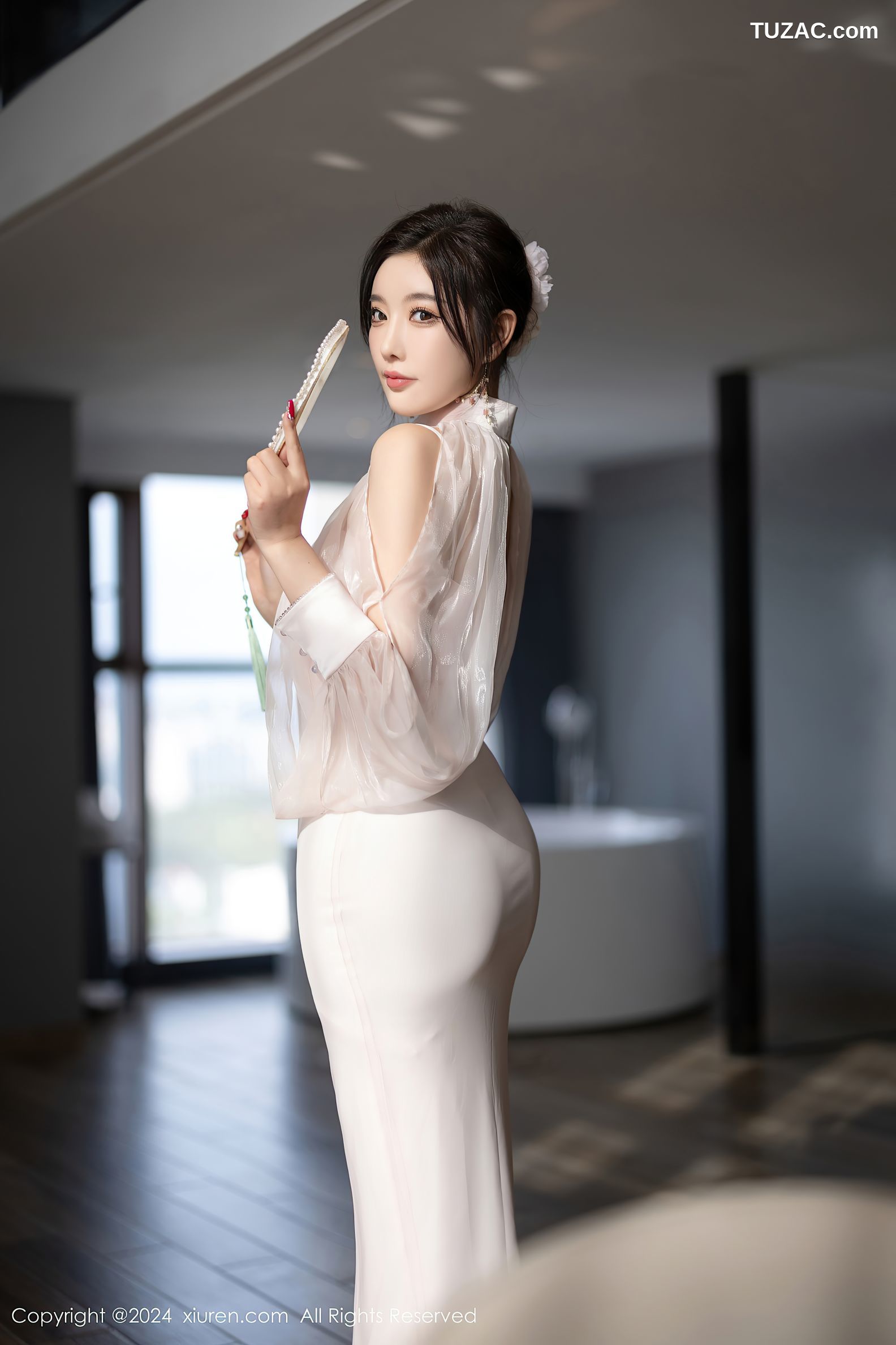 XiuRen秀人网-8294-杨晨晨Yome-白色裙装浅粉色情趣内衣-2024.03.26