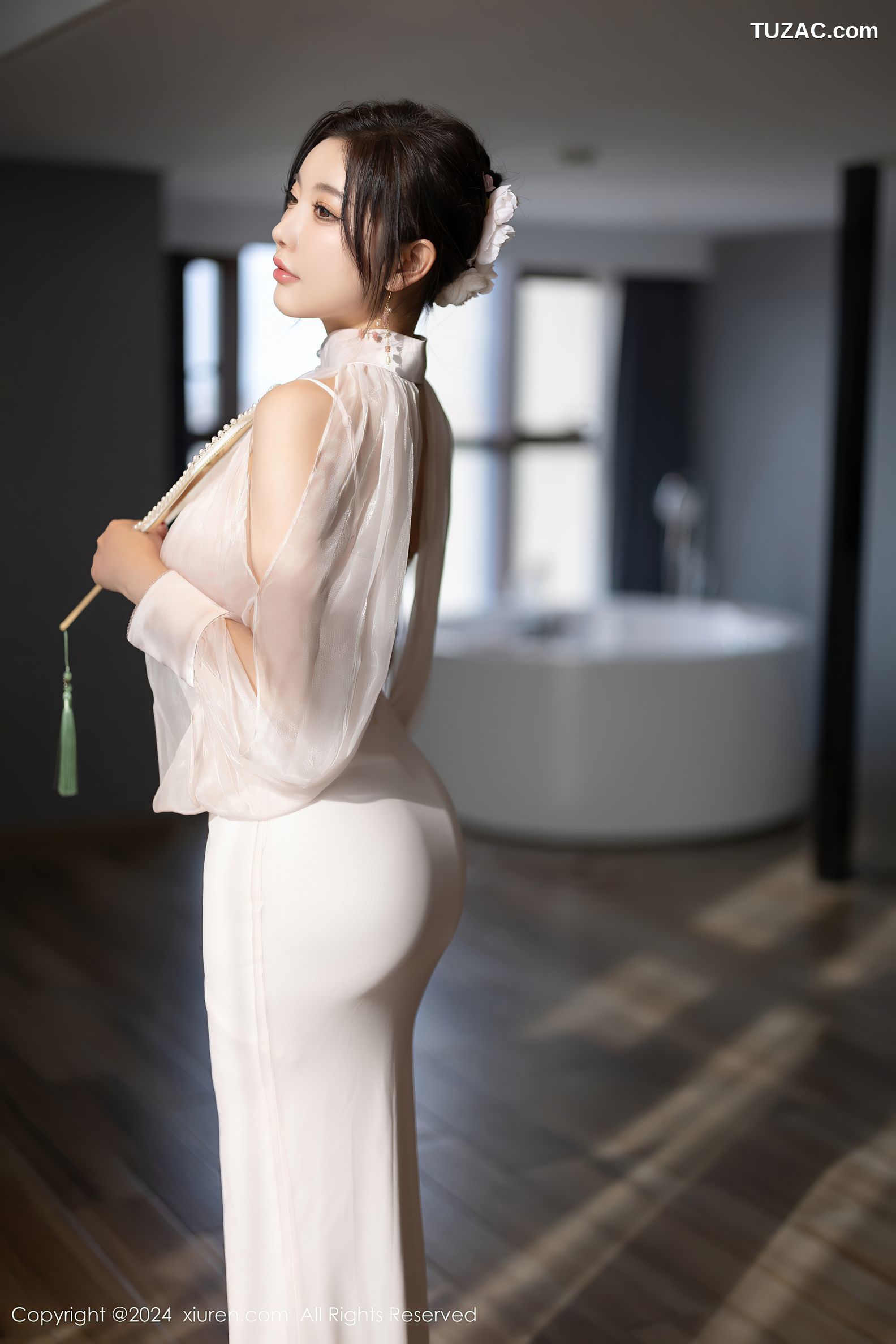 XiuRen秀人网-8294-杨晨晨Yome-白色裙装浅粉色情趣内衣-2024.03.26
