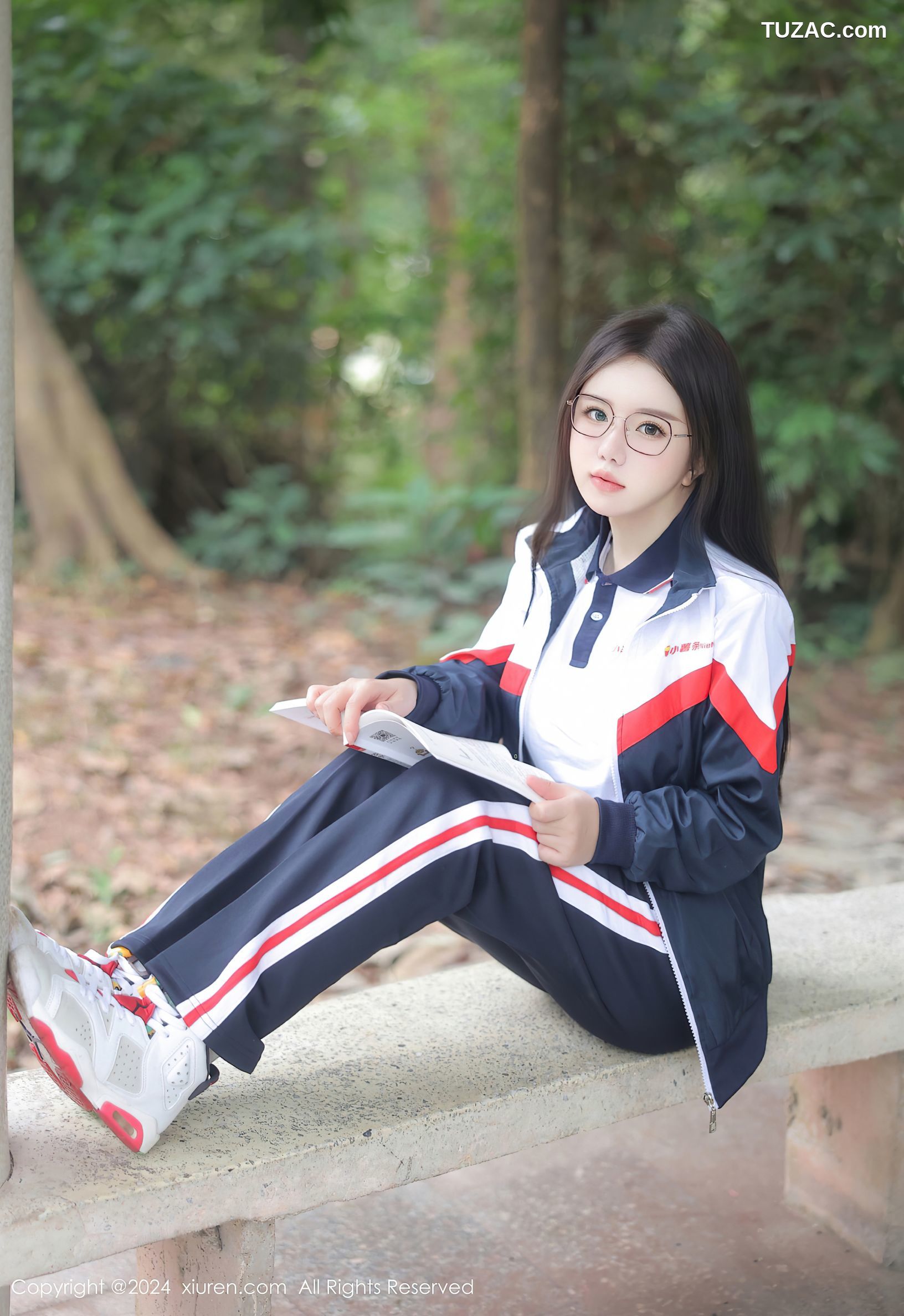 XiuRen秀人网-8335-小薯条nienie-澳门旅拍-灰白学生运动装爆乳调教-2024.04.02