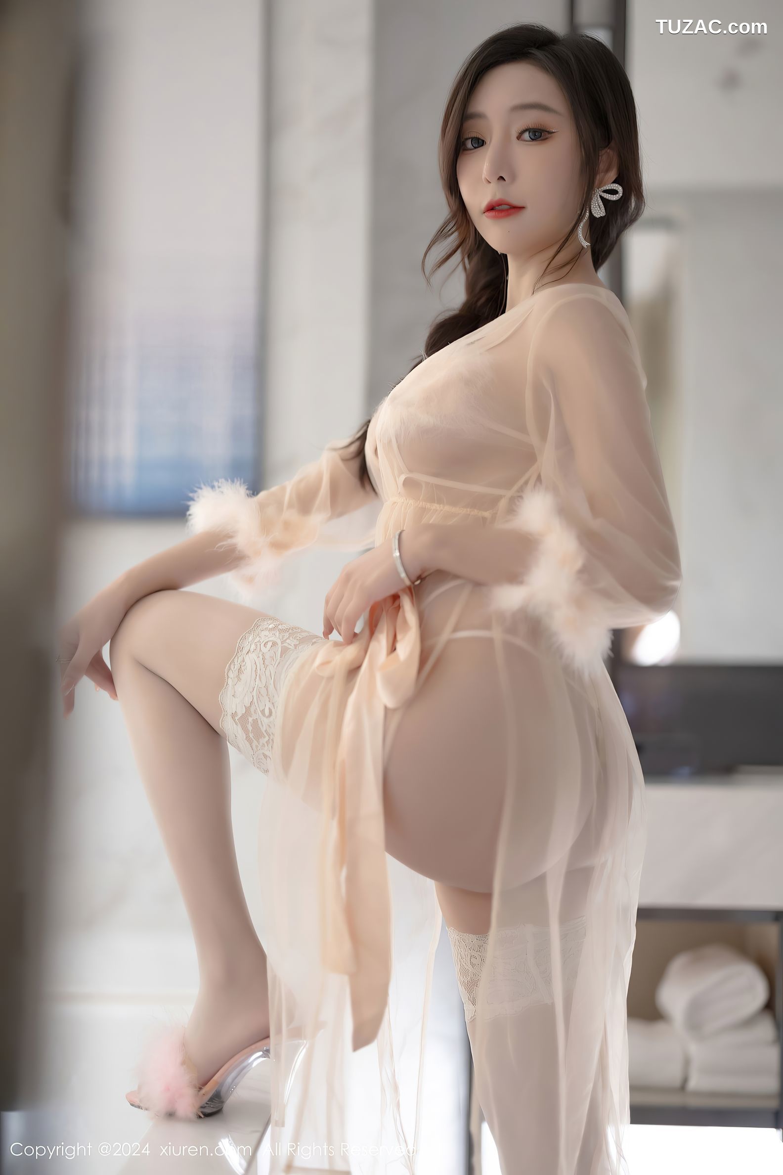 XiuRen秀人网-8378-王馨瑶yanni-哈尔滨旅拍-红色时尚肚兜红色长裙-肉色轻透纱裙-2024.04.11
