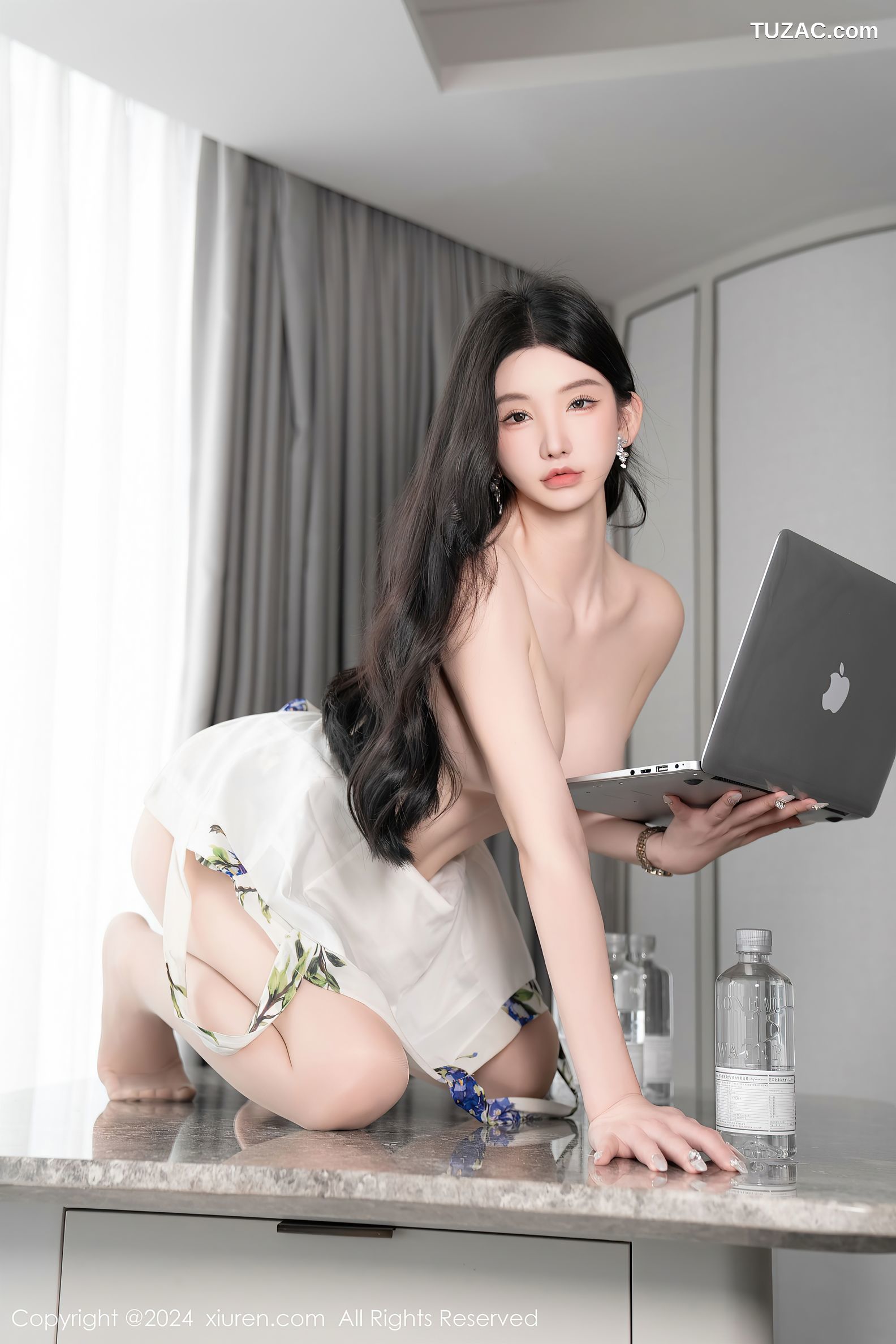 XiuRen秀人网-8513-周于希Sally-主题《女秘书》-印花连衣裙肉丝-2024.05.10