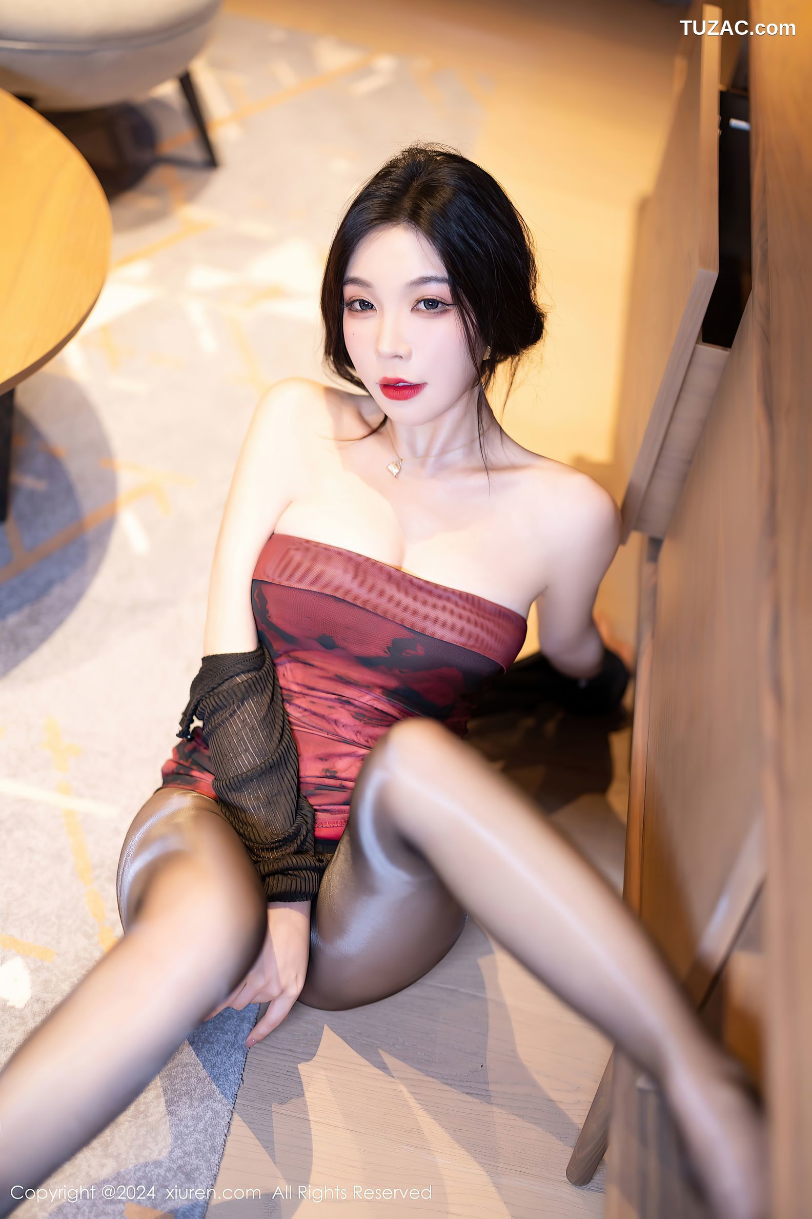 XiuRen秀人网-8664-徐莉芝Booty-酒红色抹胸连衣短裙黑丝-2024.06.06