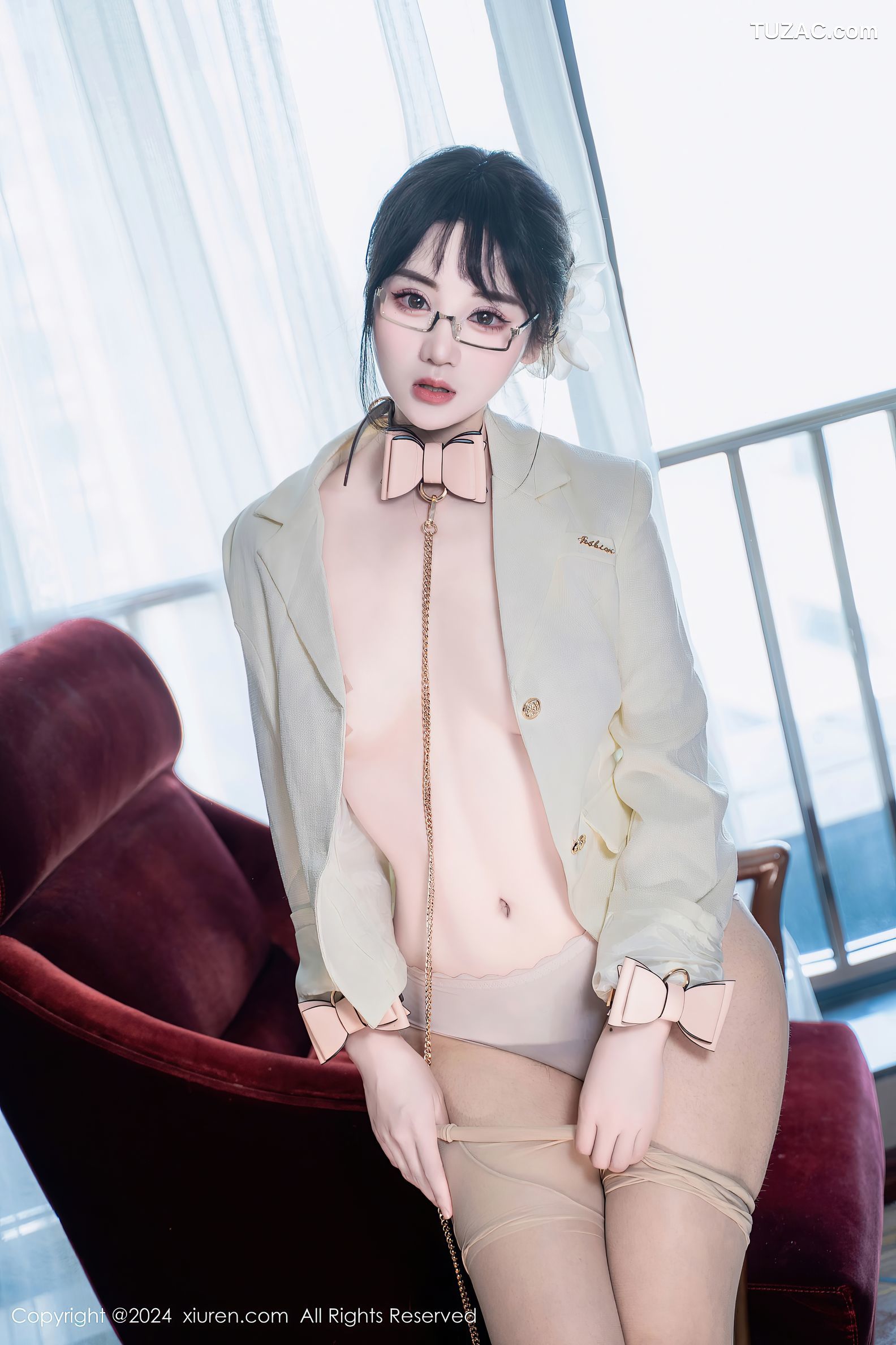 XiuRen秀人网-8717-汐汐爱吃草莓-OL牙青色职业装爆乳绑缚-2024.06.18