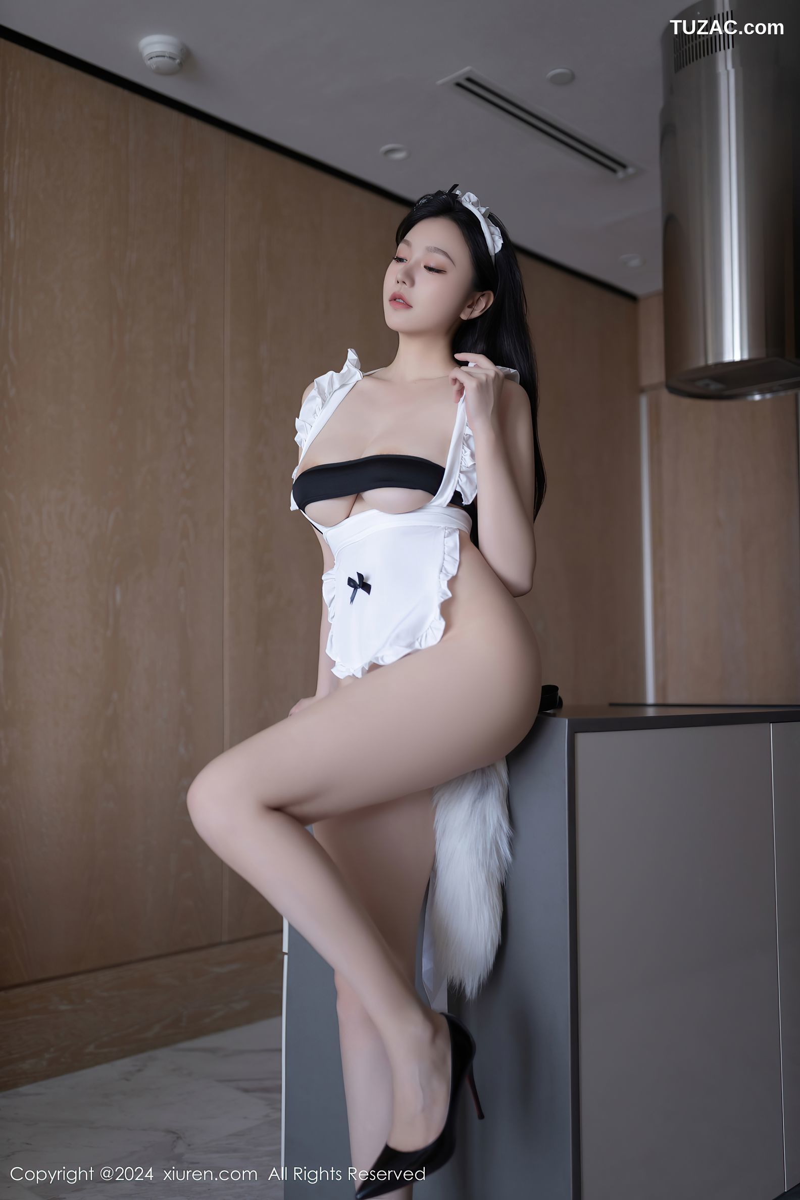 XiuRen秀人网-8720-安然anran-迪拜旅拍-情趣女仆装黑皮裤爆乳-2024.06.18