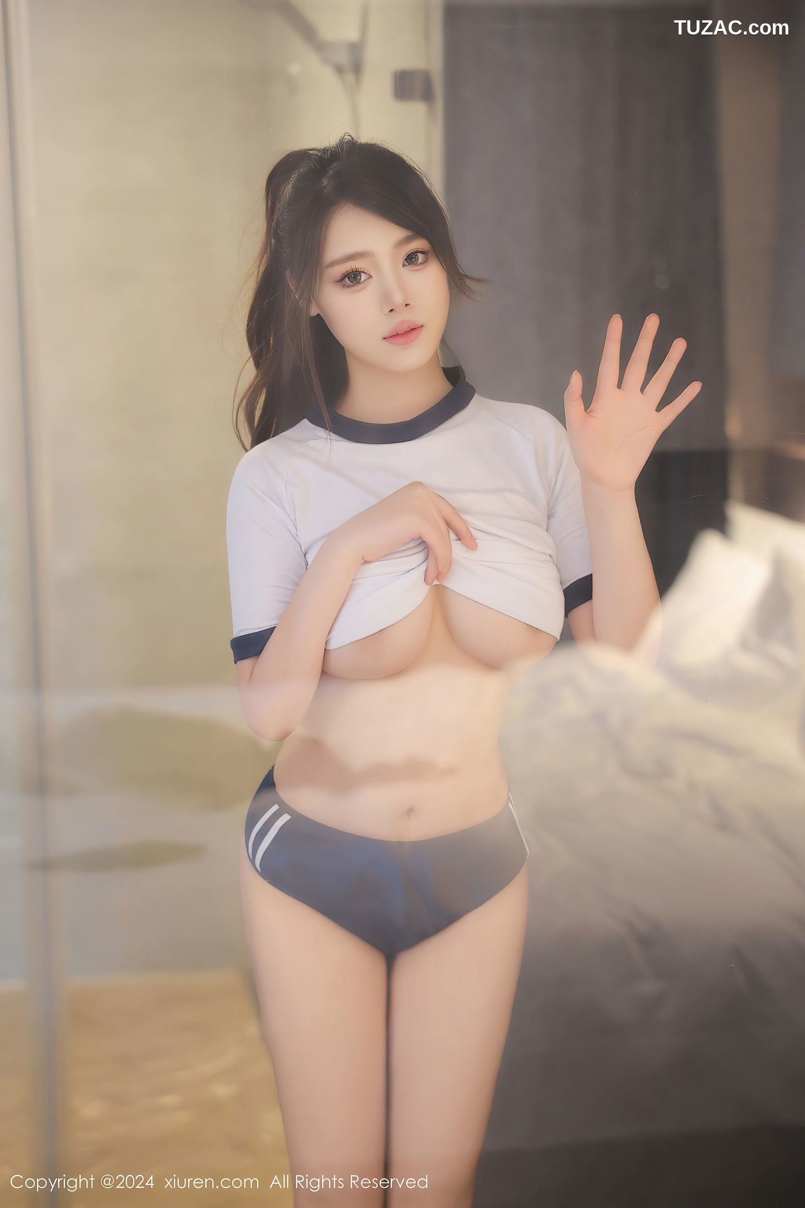 XiuRen秀人网-8782-蛋蛋宝-首套-运动白T蓝短裤凸点爆乳-2024.07.01