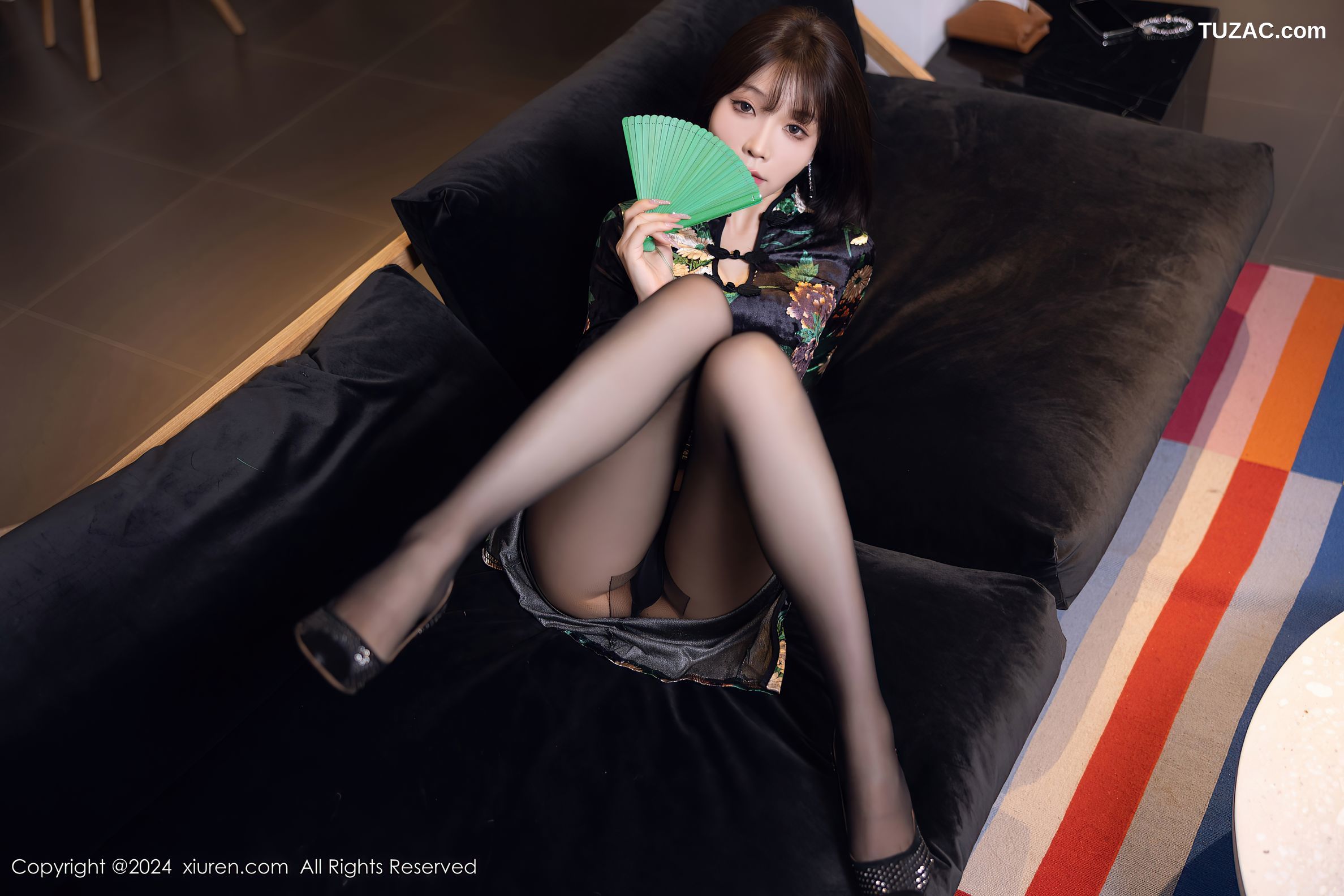 XiuRen秀人网-8876-徐莉芝Booty-黑色印花旗袍黑丝-2024.07.17