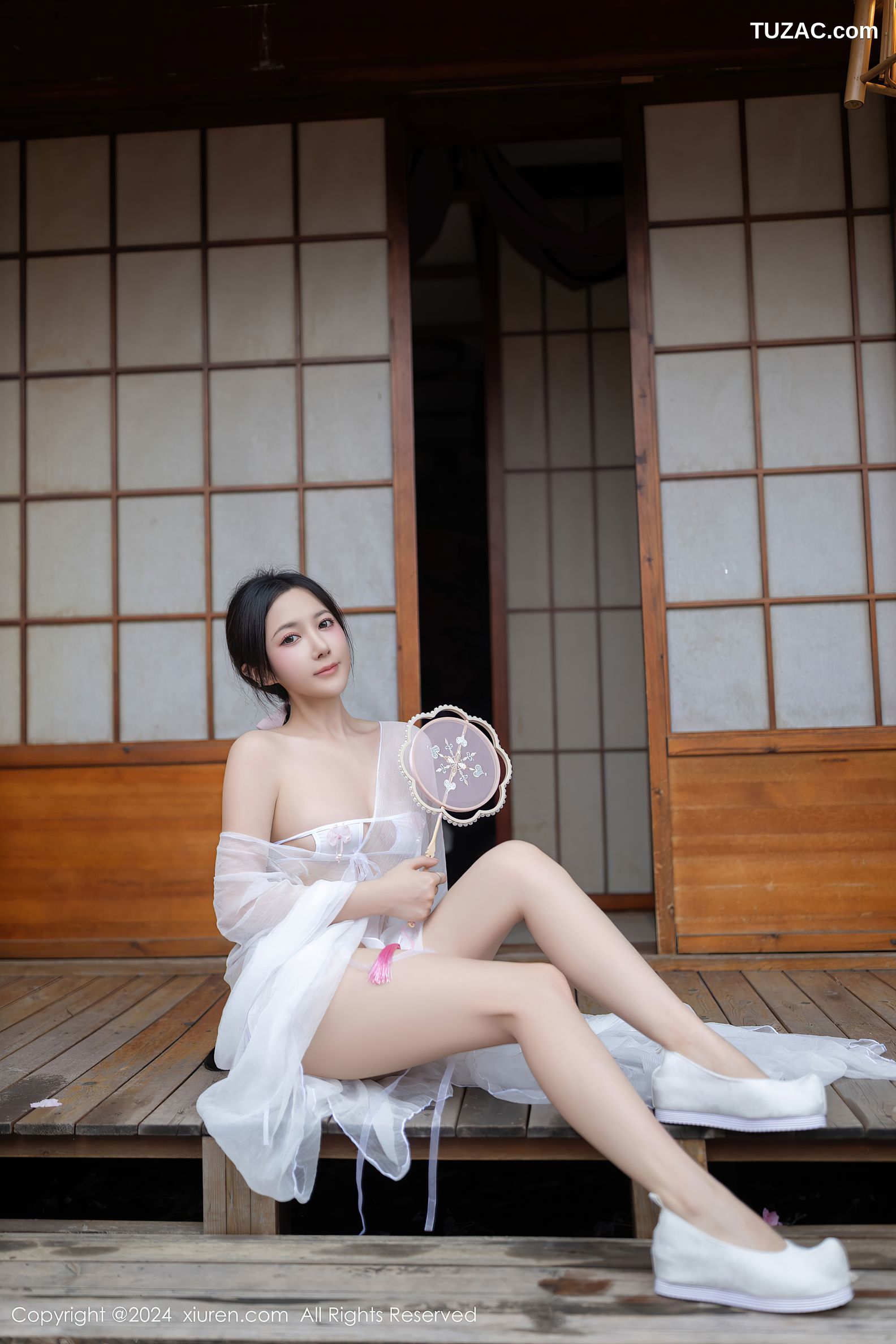 XiuRen秀人网-8927-鱼子酱Fish-迪拜旅拍-古风轻透白纱裙超小白色内衣爆乳-2024.07.26