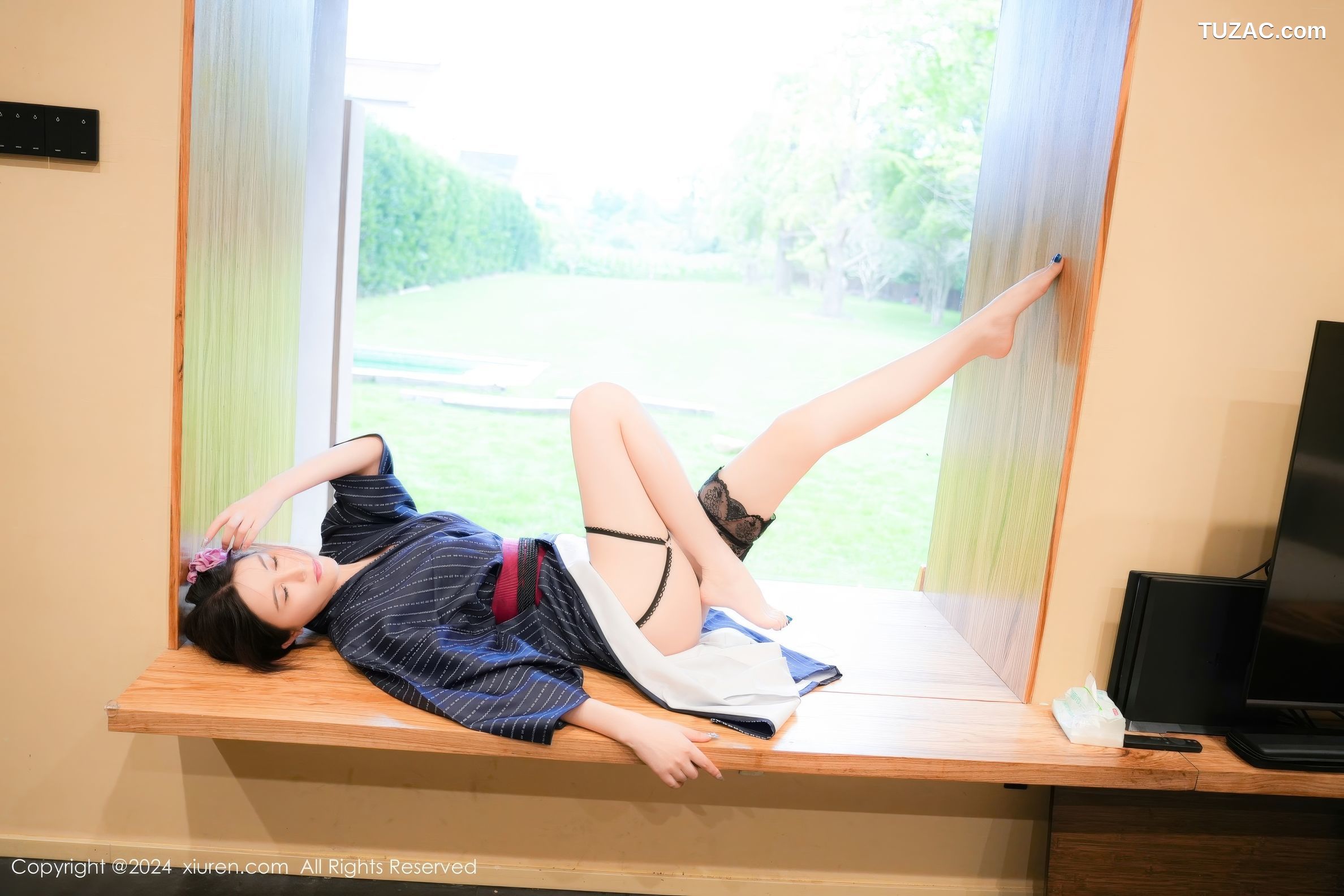 XiuRen秀人网-8928-Erikaki-户外枷锁主题日式条纹和服爆乳露出-2024.07.26