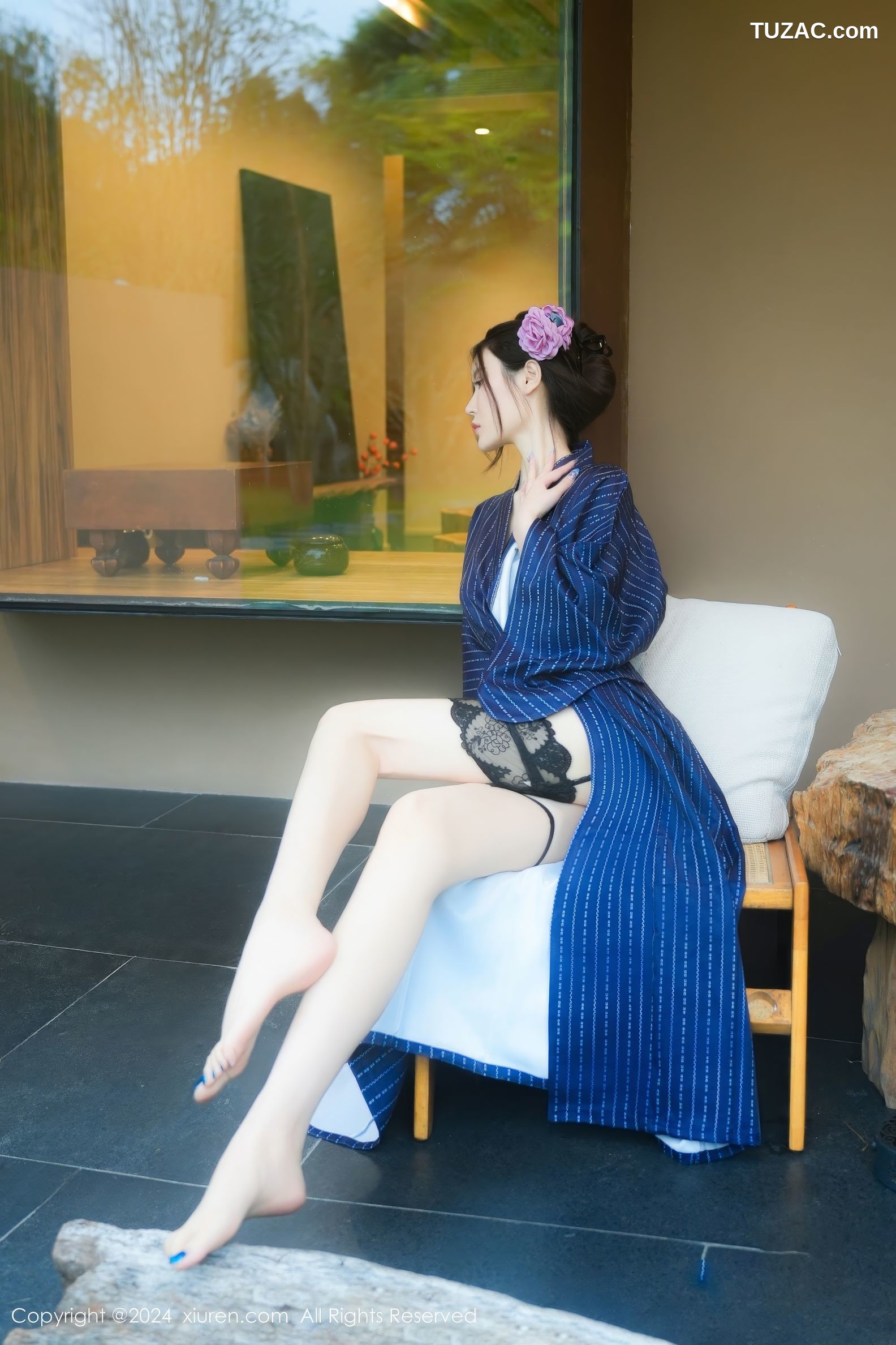 XiuRen秀人网-8928-Erikaki-户外枷锁主题日式条纹和服爆乳露出-2024.07.26