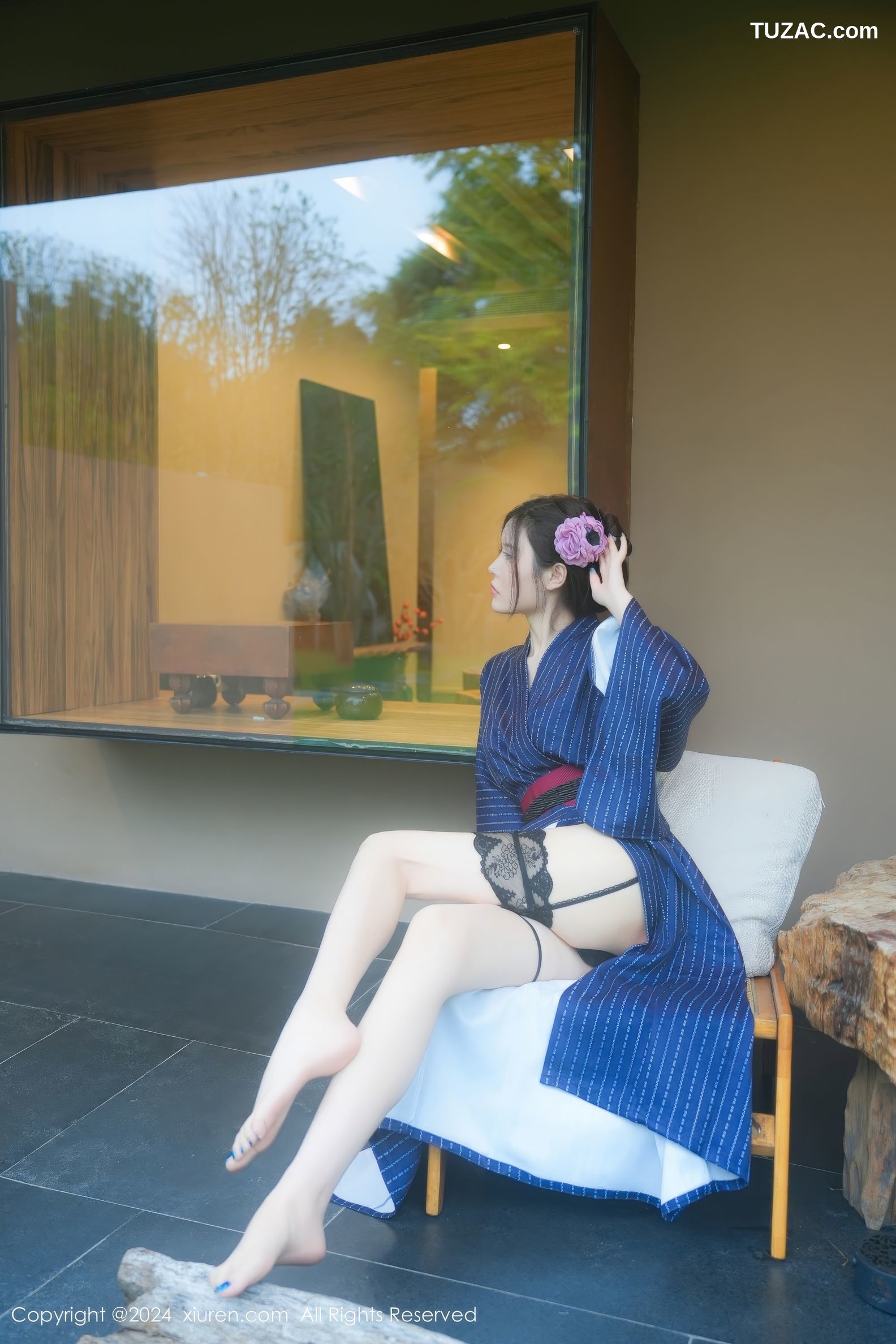 XiuRen秀人网-8928-Erikaki-户外枷锁主题日式条纹和服爆乳露出-2024.07.26