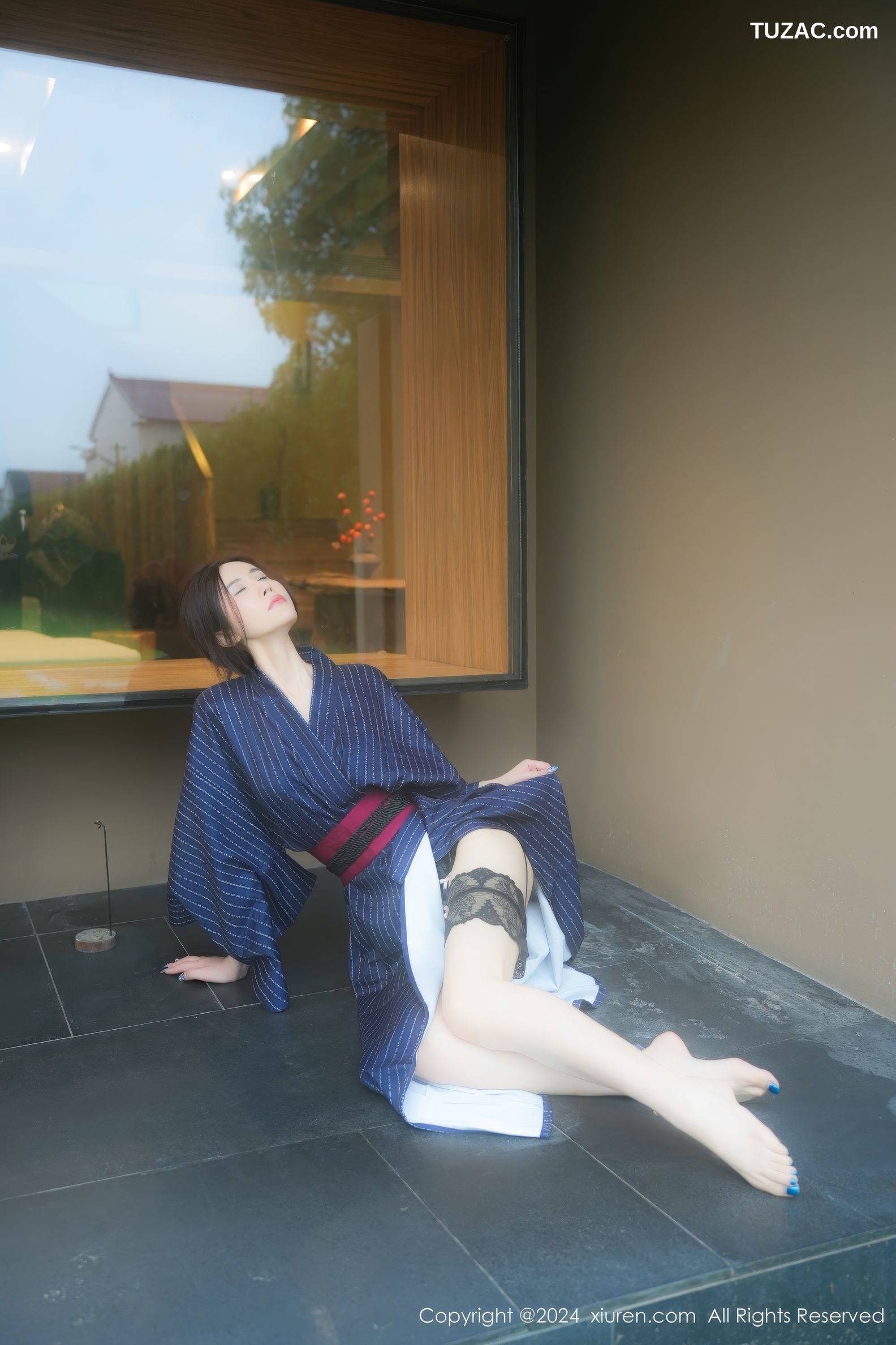 XiuRen秀人网-8928-Erikaki-户外枷锁主题日式条纹和服爆乳露出-2024.07.26